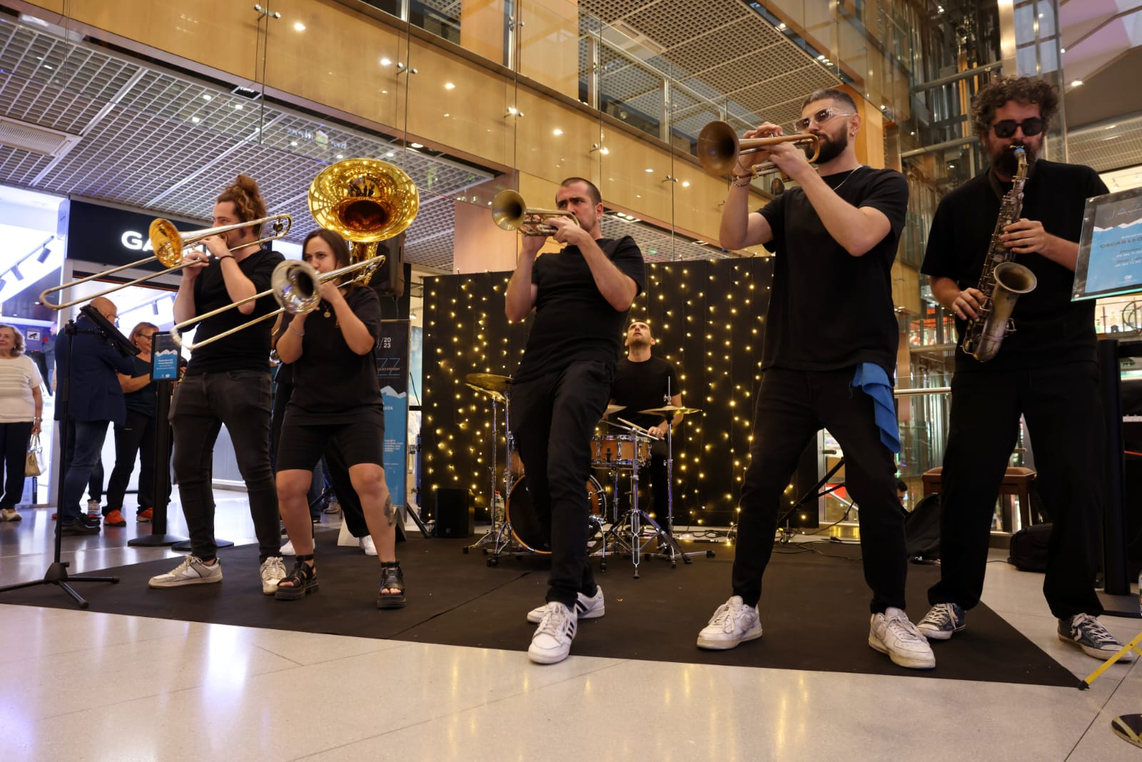Actuació d'inici del festival de jazz de l'any passat. Actuació d'inici del festival de jazz de l'any passat.