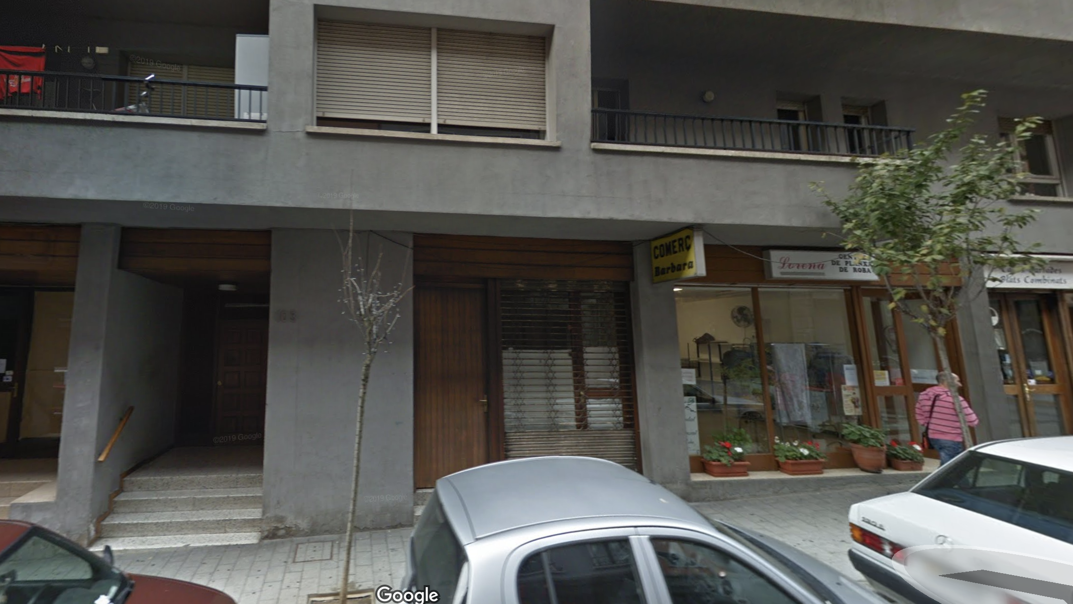 El foc s'ha produit al número 103 de l'avinguda Verge de Canòlich.