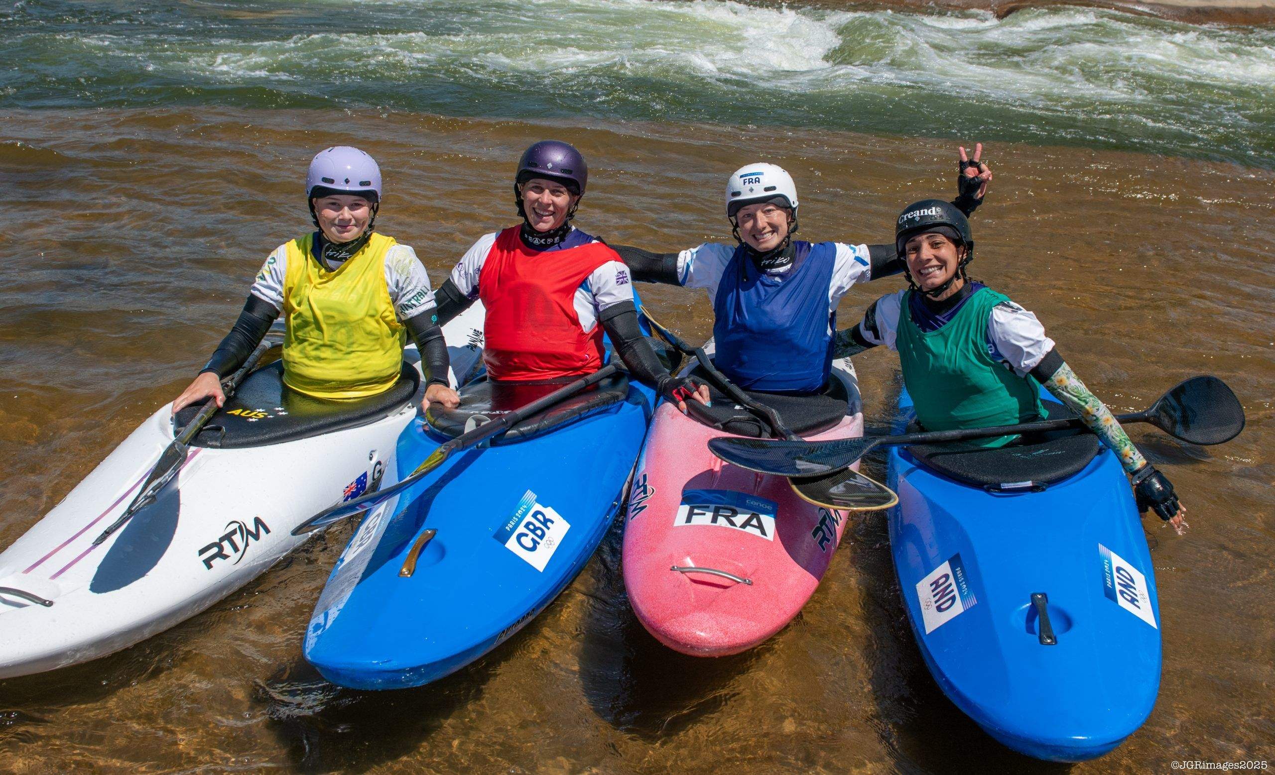Les quatre finalistes del caiac cros, en una foto conjunta.