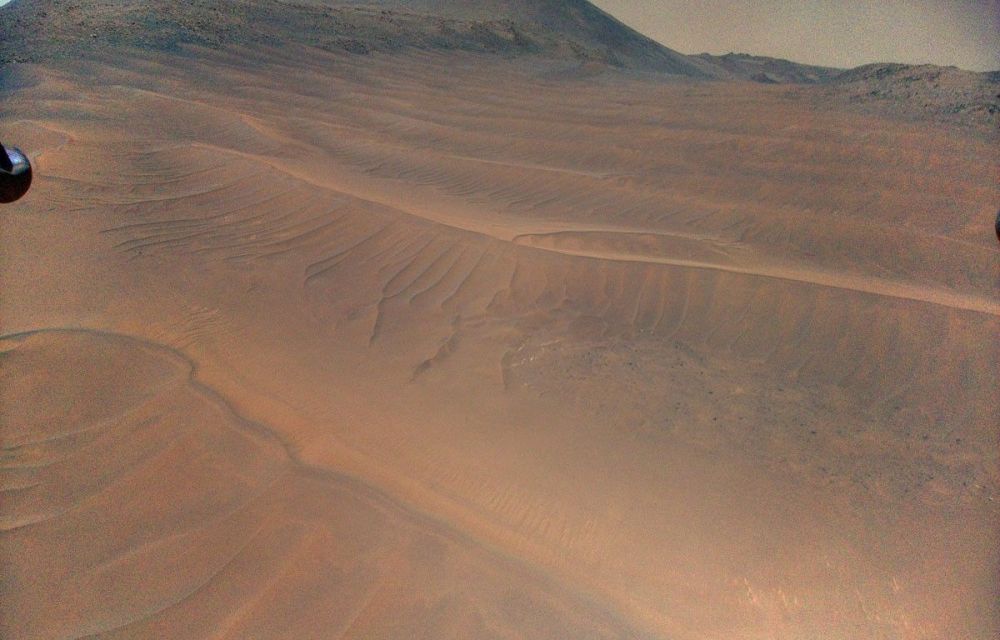 Dunes de sorra vistes per l'helicòpter Ingenuity al 2023 - Crèdit: NASA/JPL-Caltech