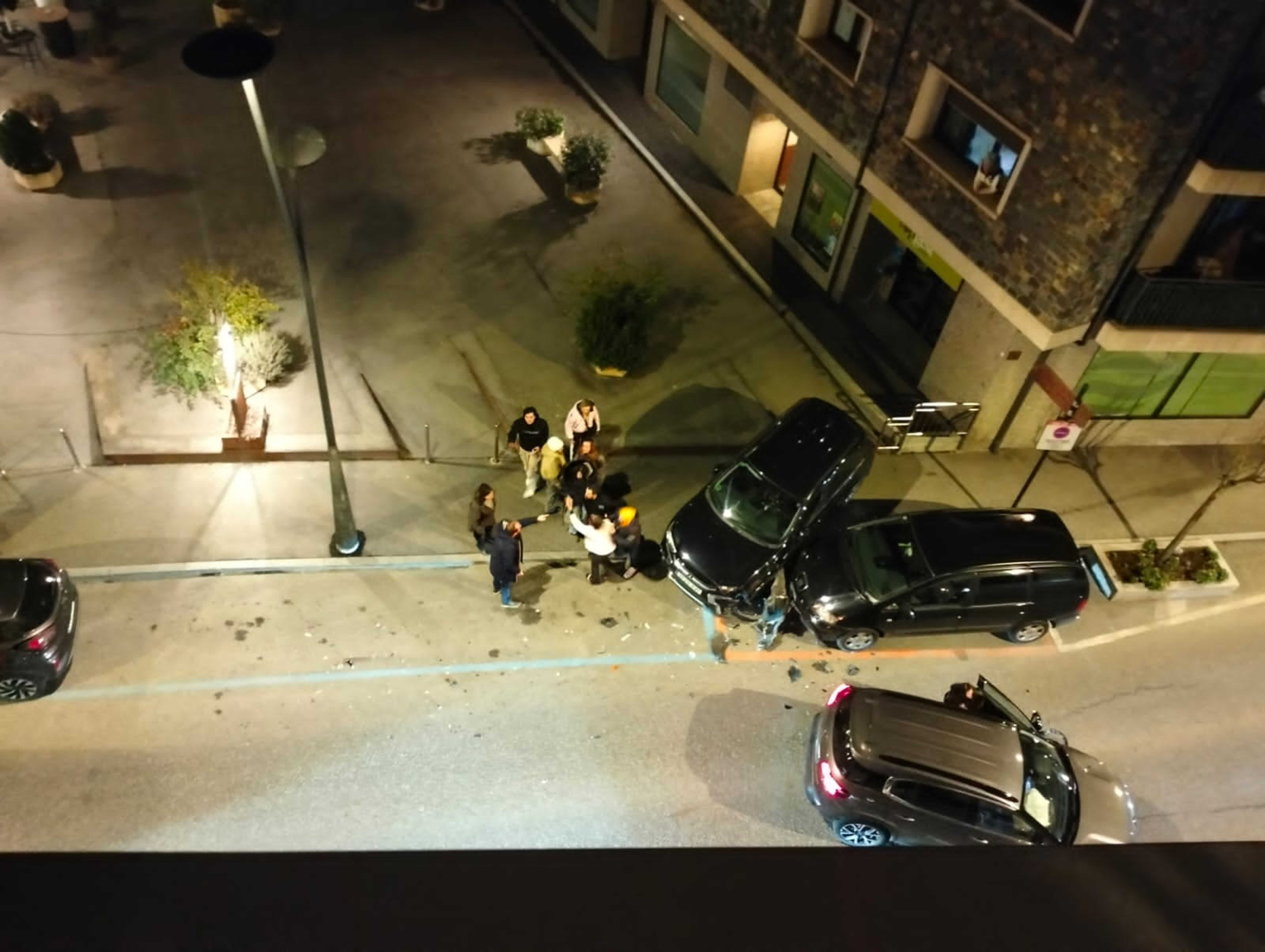 Els vehicles i els ciutadans implicats.