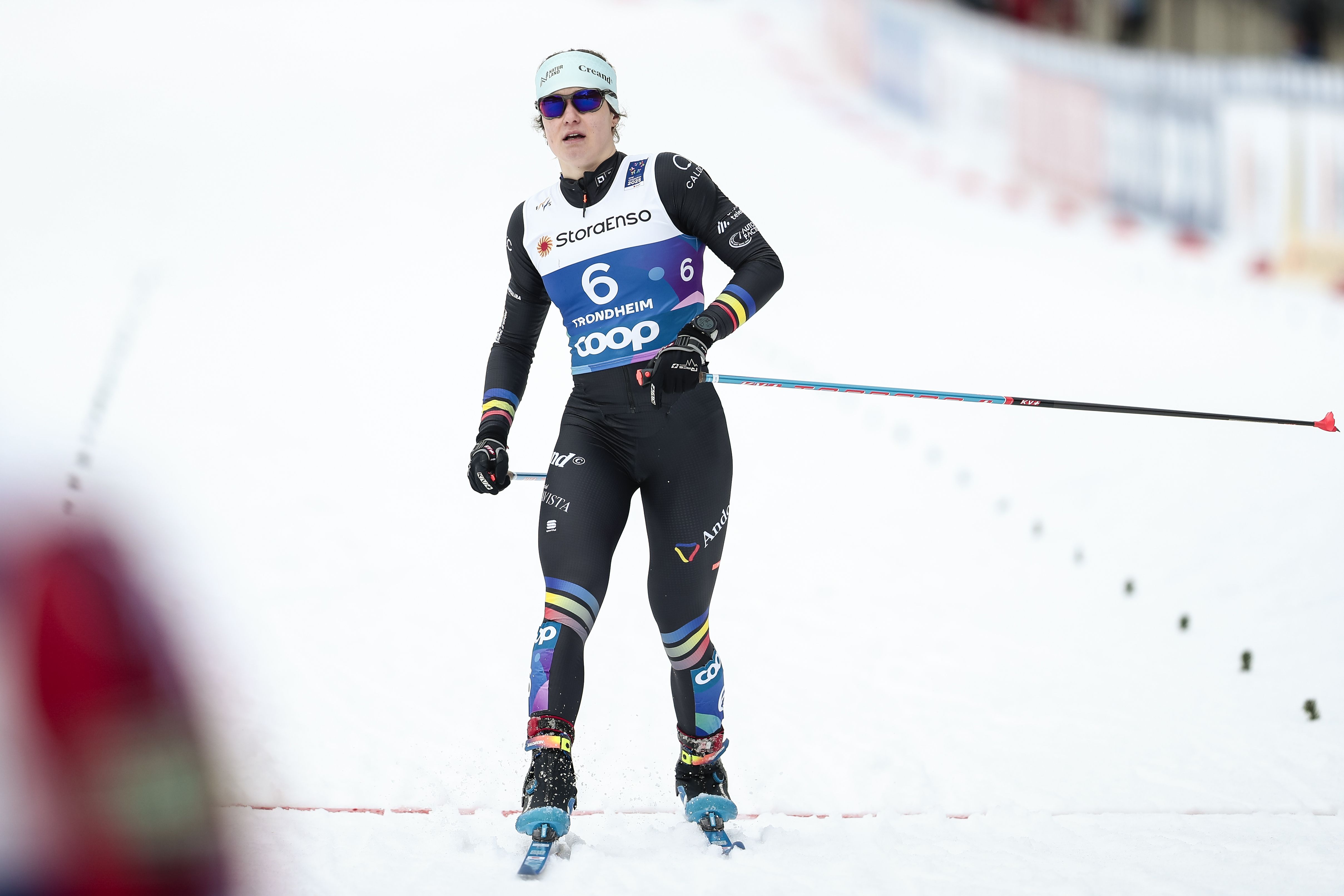 Gina Del Rio, arribant a la línia de meta d'un esprint anterior.