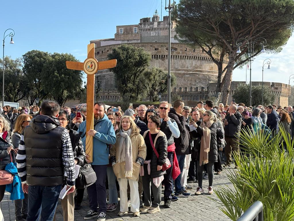 170 docents de religió de Catalunya i Andorra en un pelegrinatge a Roma pel Jubileu. 170 docents de religió de Catalunya i Andorra en un pelegrinatge a Roma pel Jubileu.