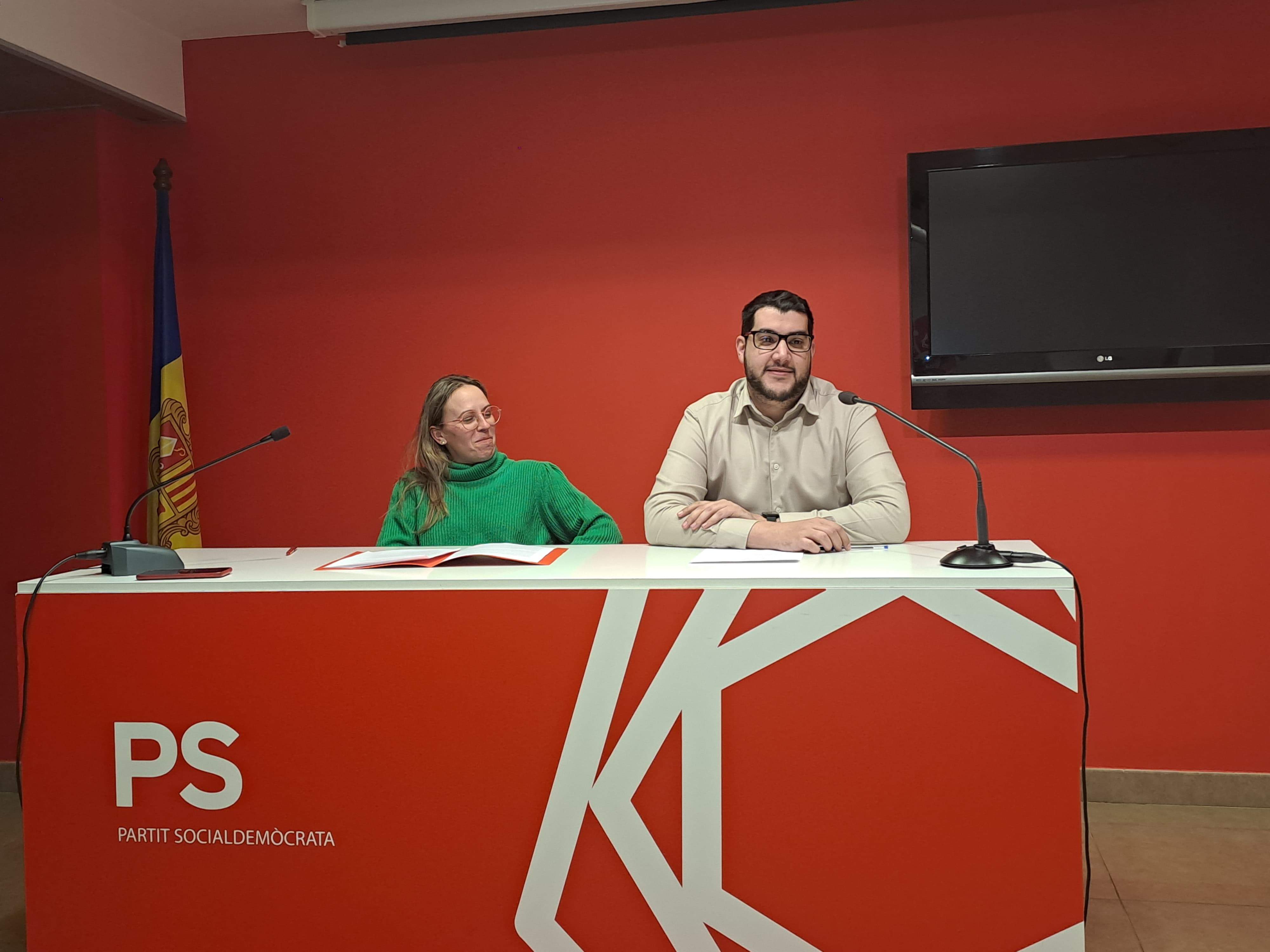 Eva Calero i Pere Baró, durant la roda de premsa.