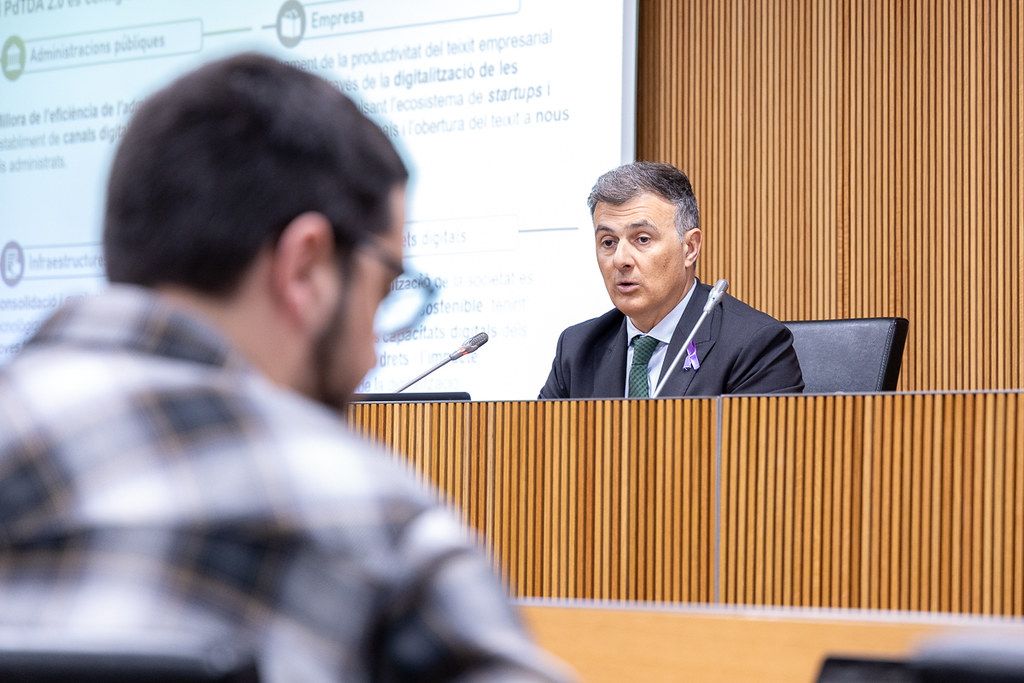 Marc Rossell durant la compareixença. Marc Rossell durant la compareixença.