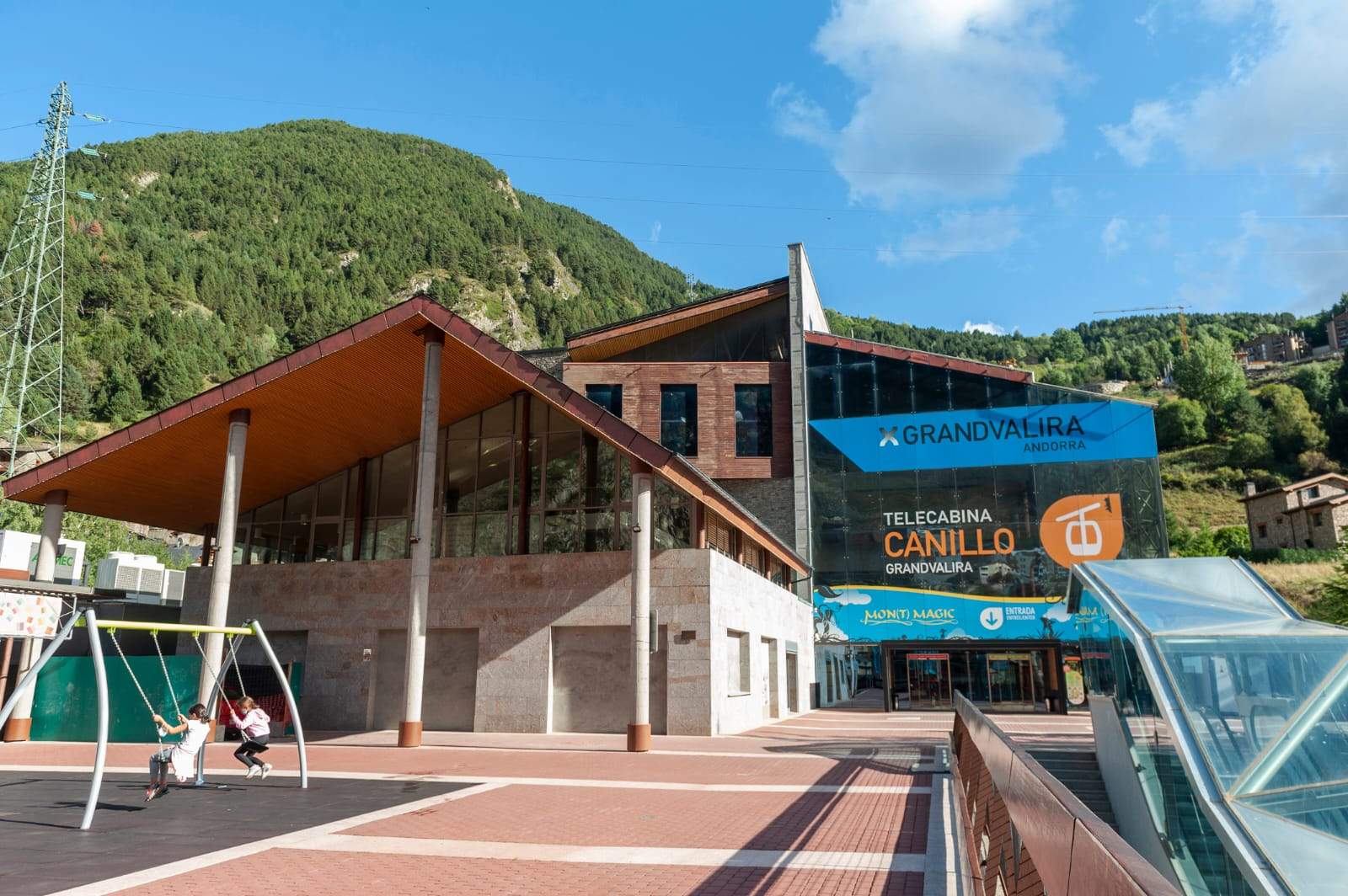 La zona de jocs és on es vol fer la nova biblioteca.