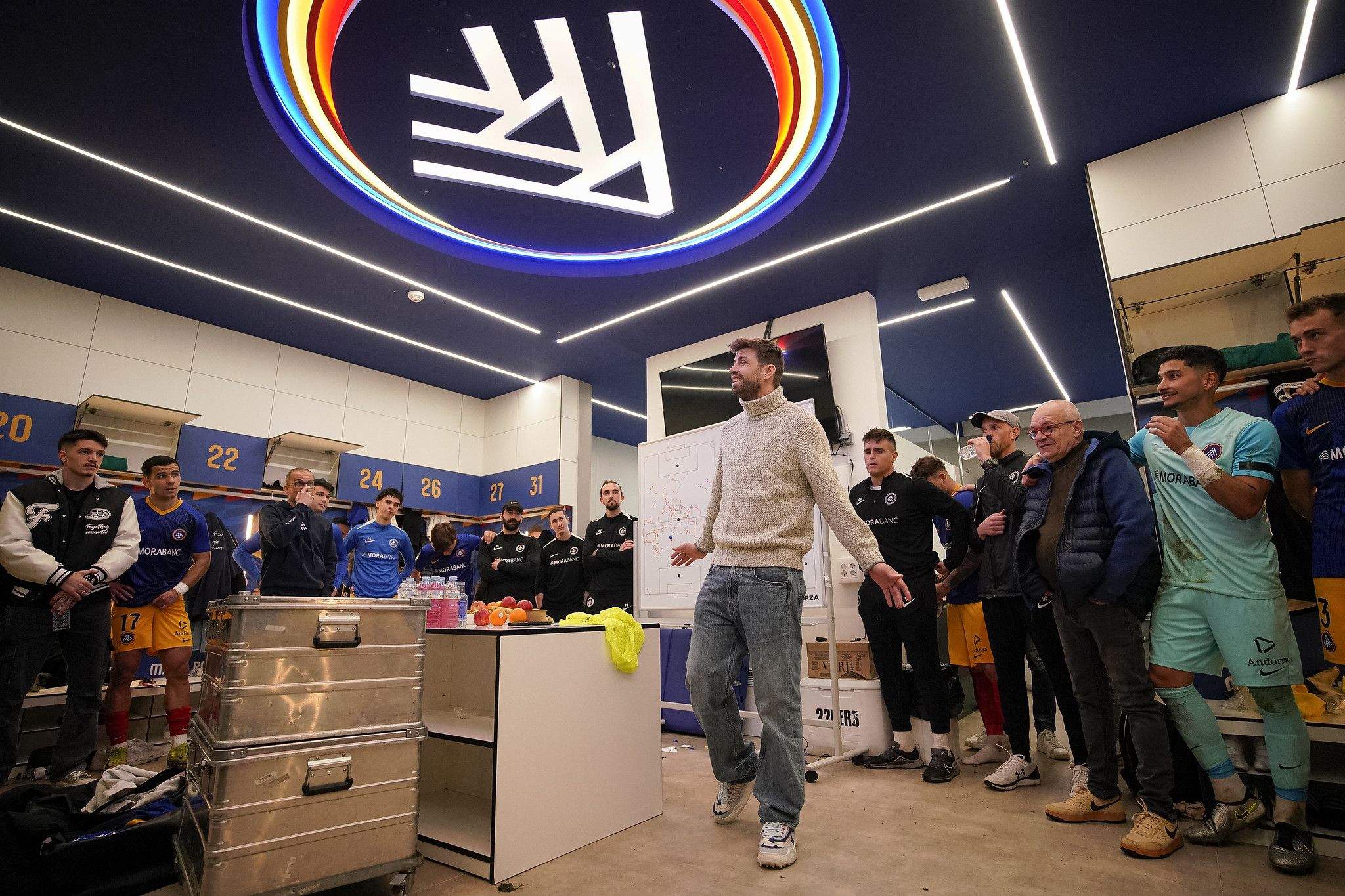 Piqué, al vestuari de l'FC Andorra després del darrer triomf contra el Zamora.