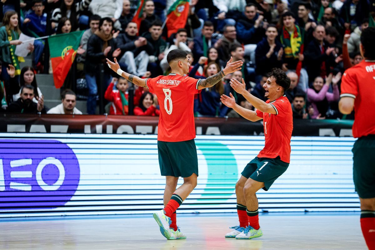 Diogo Santos, celebrant el primer gol de la nit contra Andorra.