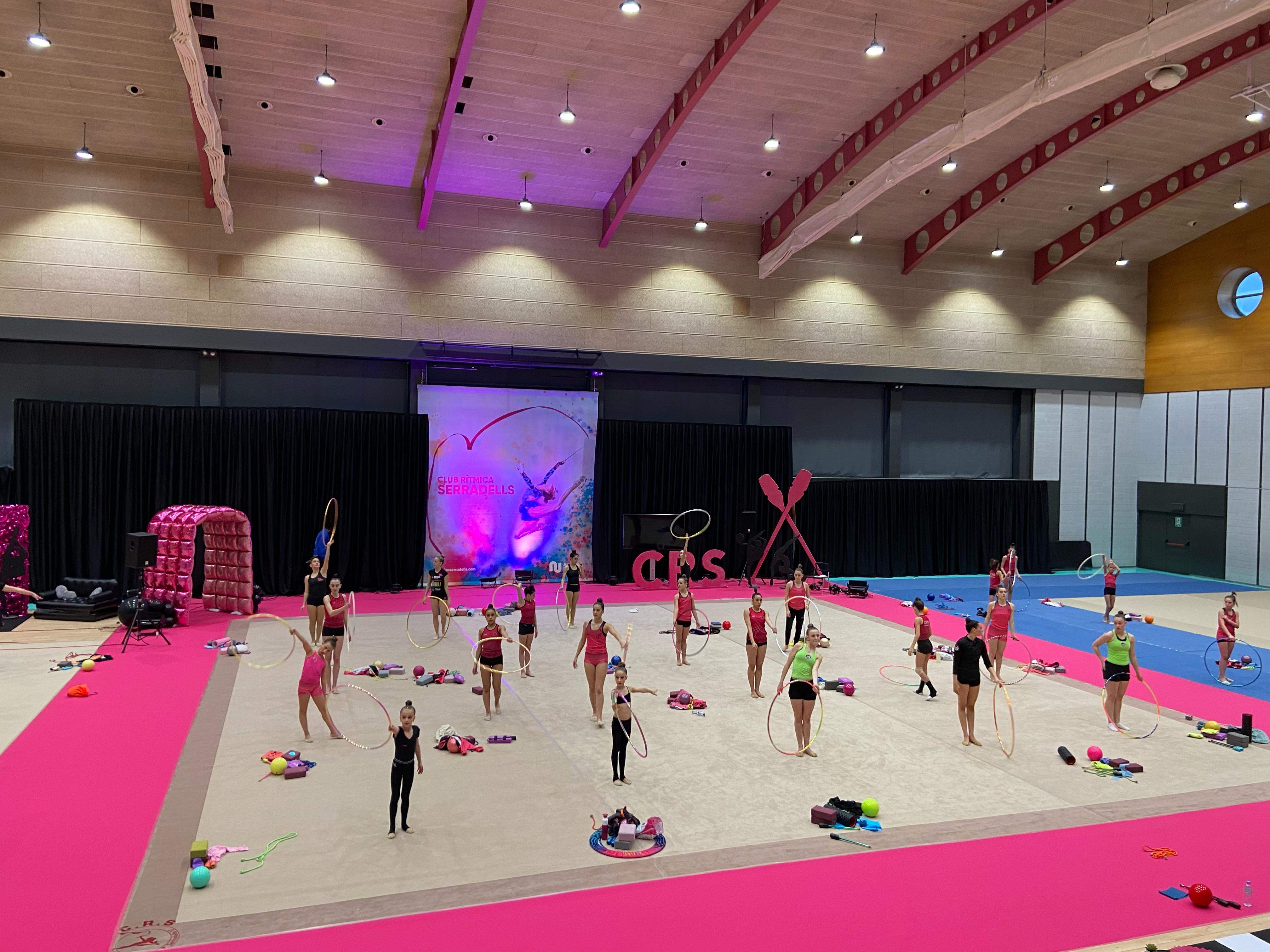 Totes les participants s'han col·locat en la seva posició.