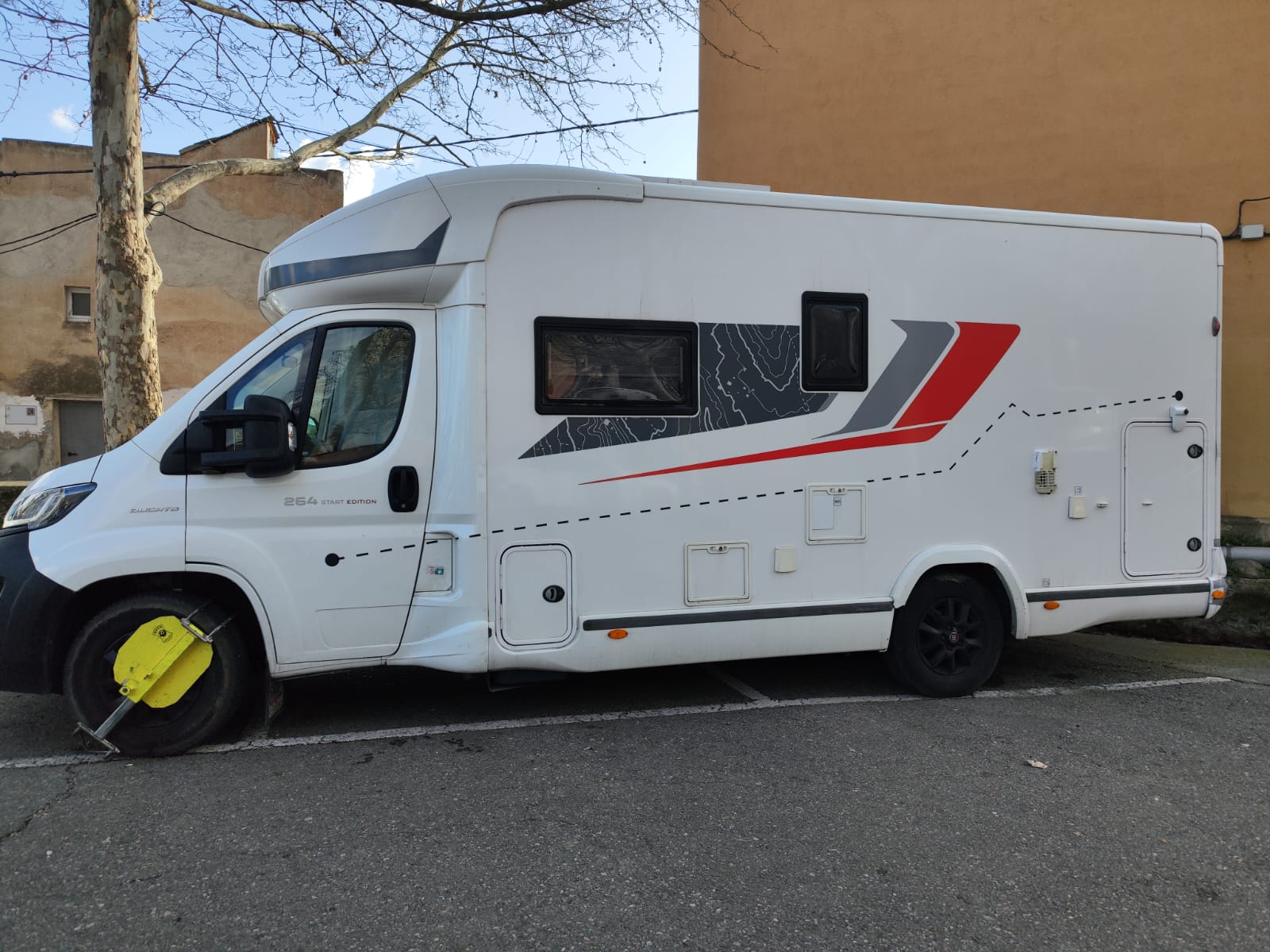 L'autocaravana amb el parany.