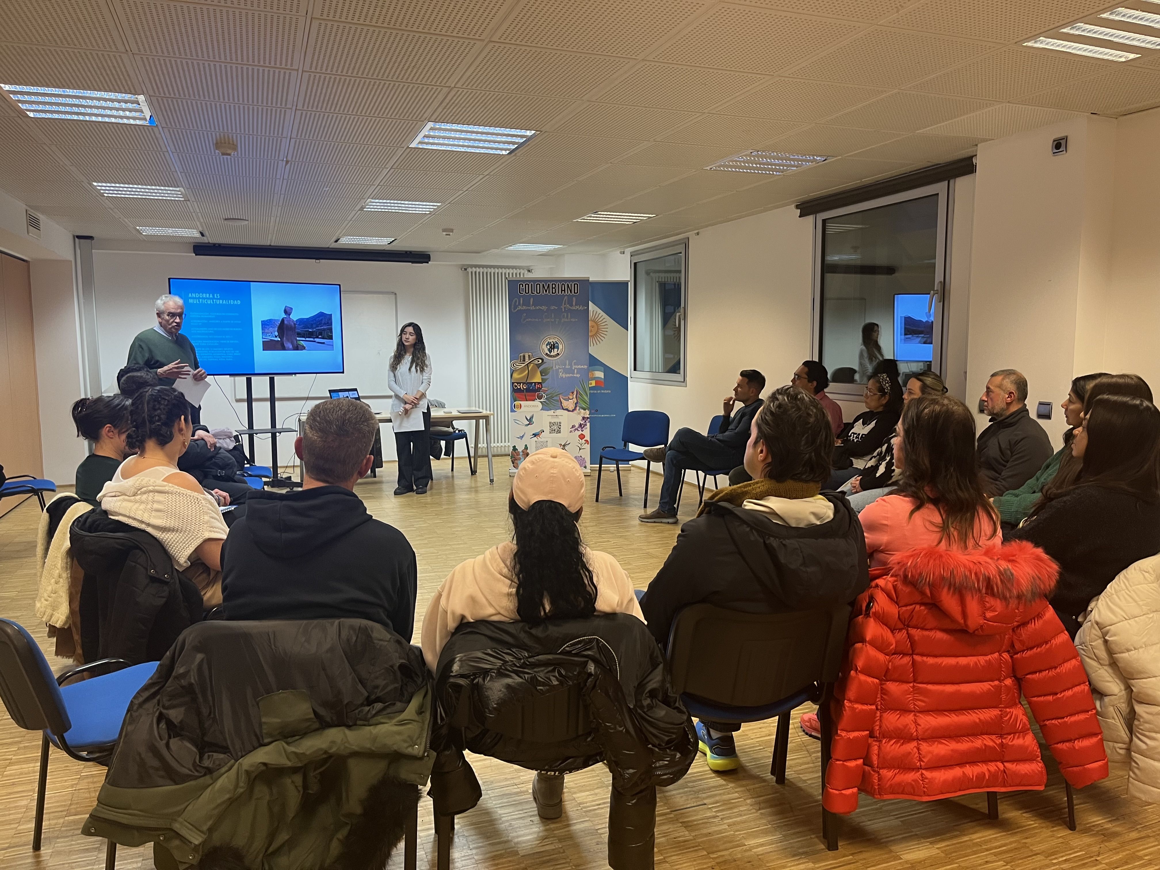 El Centre Cultural La Llacuna ha acollit aquesta tarda la primera de les sessions sobre la salut mental migratòria.