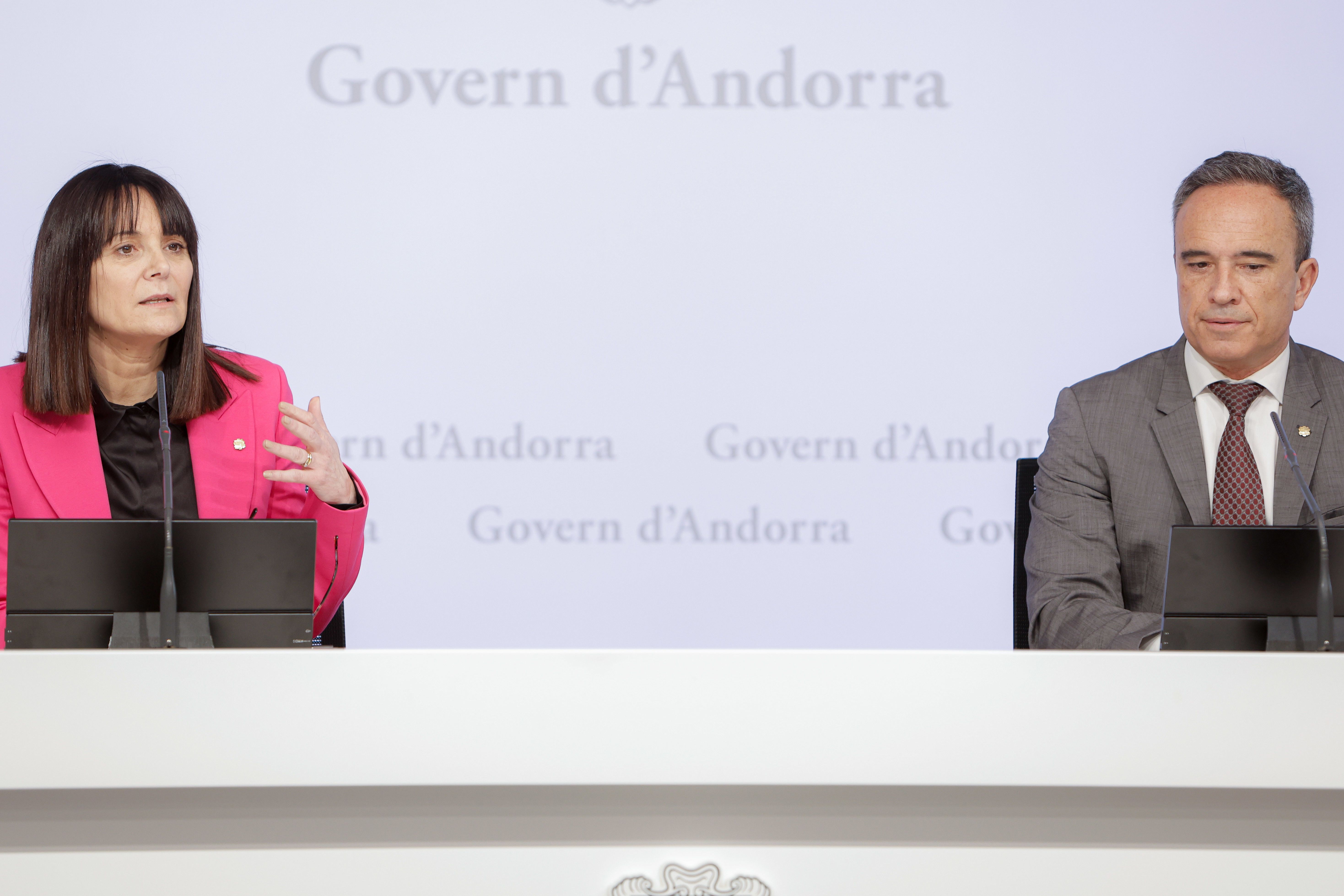 Bonell i Cabanes en la roda de premsa de presentació del canvi legislatiu.