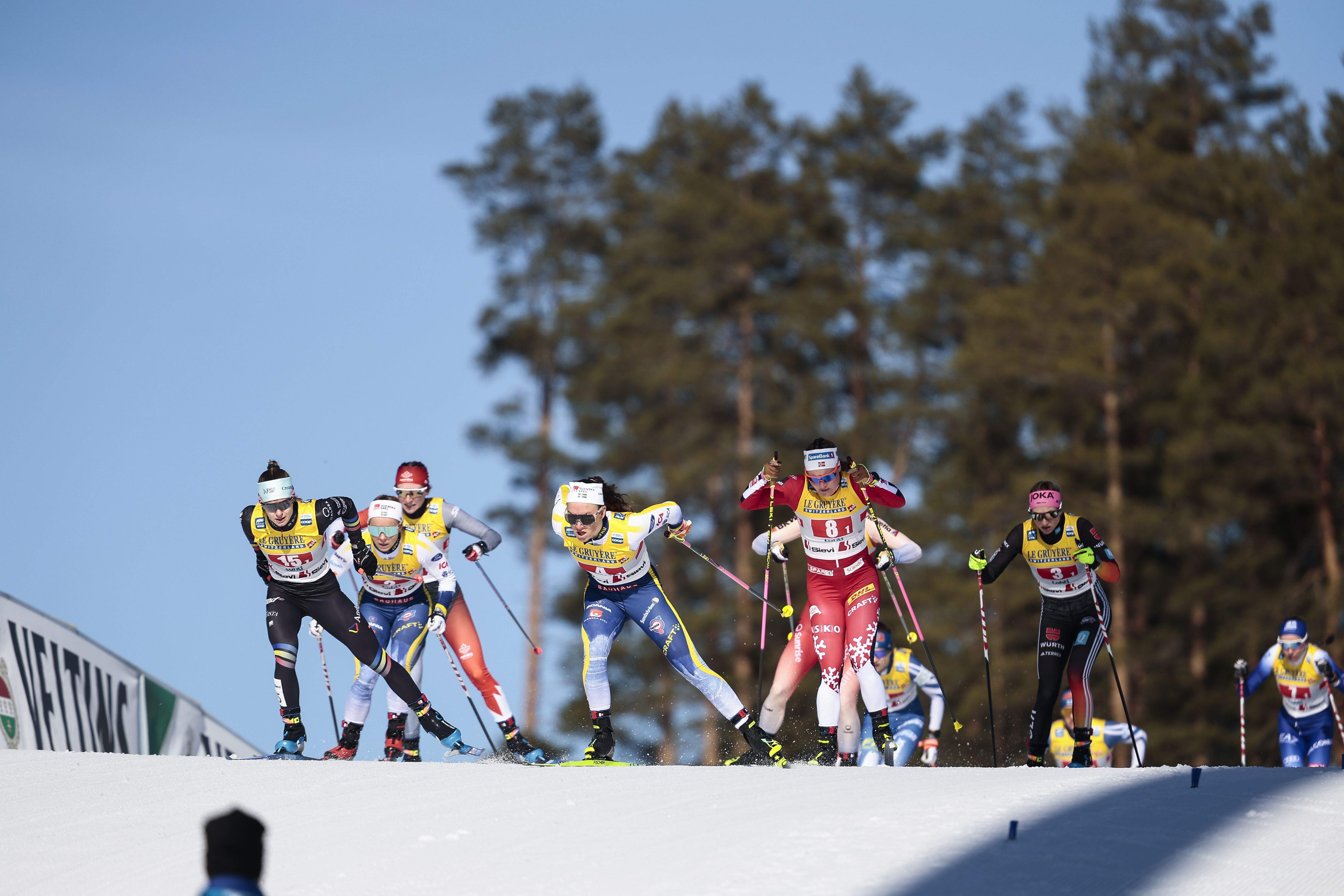 Gina del Rio, la primera del costat esquerre, a l'esprint per equips de la WC de Lahti.