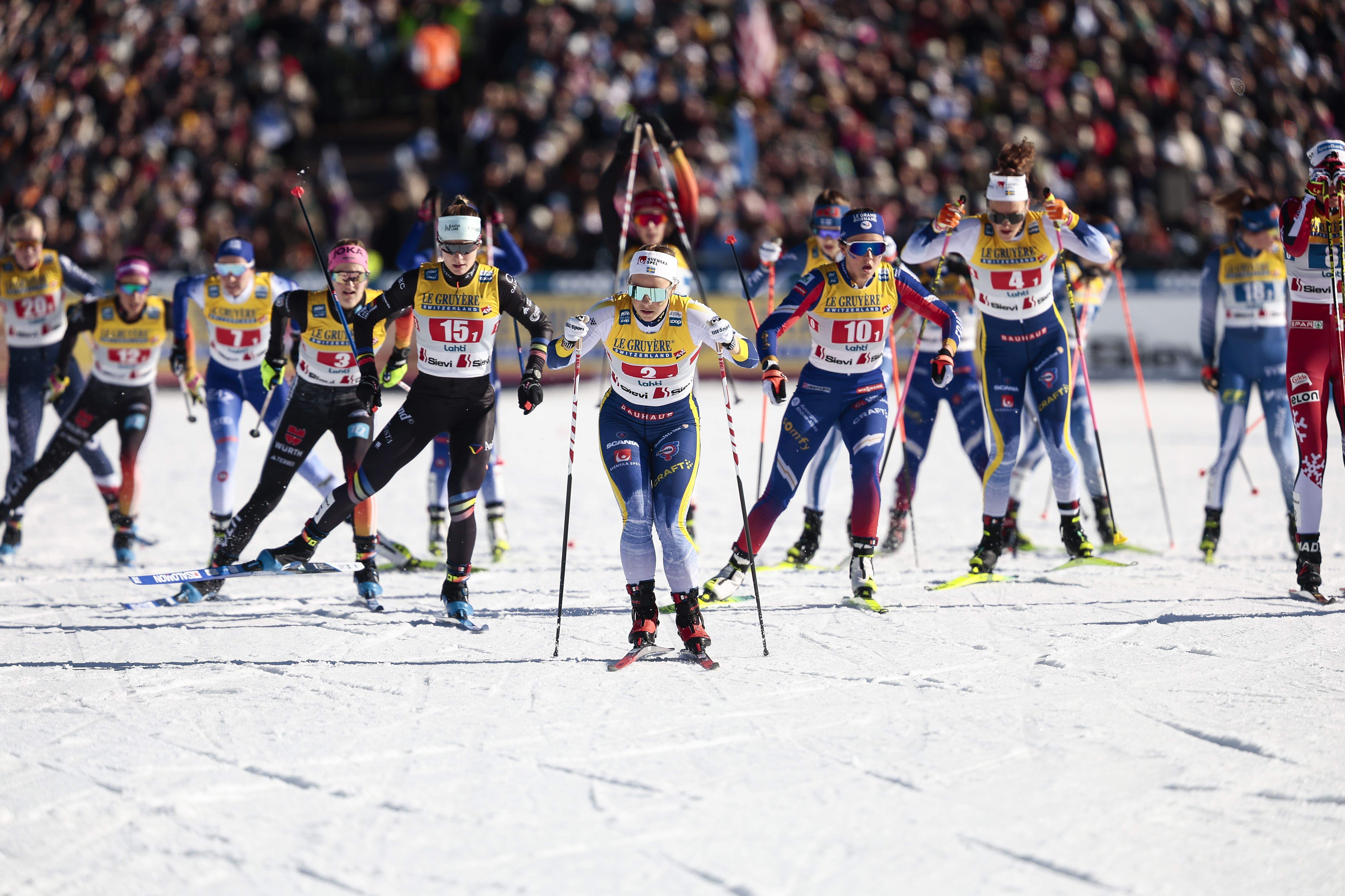 Gina del Rio, a la sortida en massa del Team Sprint sortint en persecució de la líder.