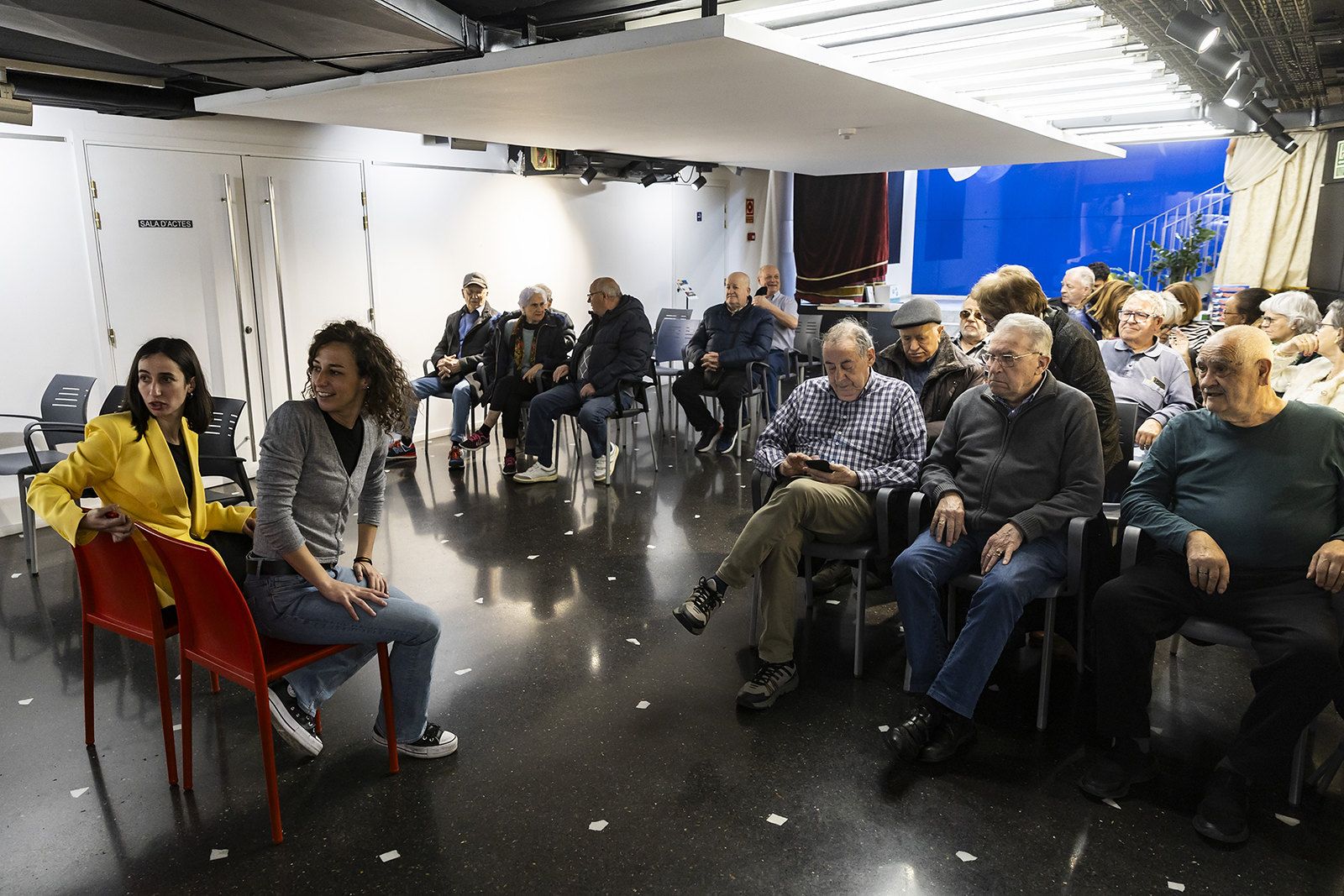 Un instant de la reunió que s'ha celebrat aquest matí a la Llacuna.