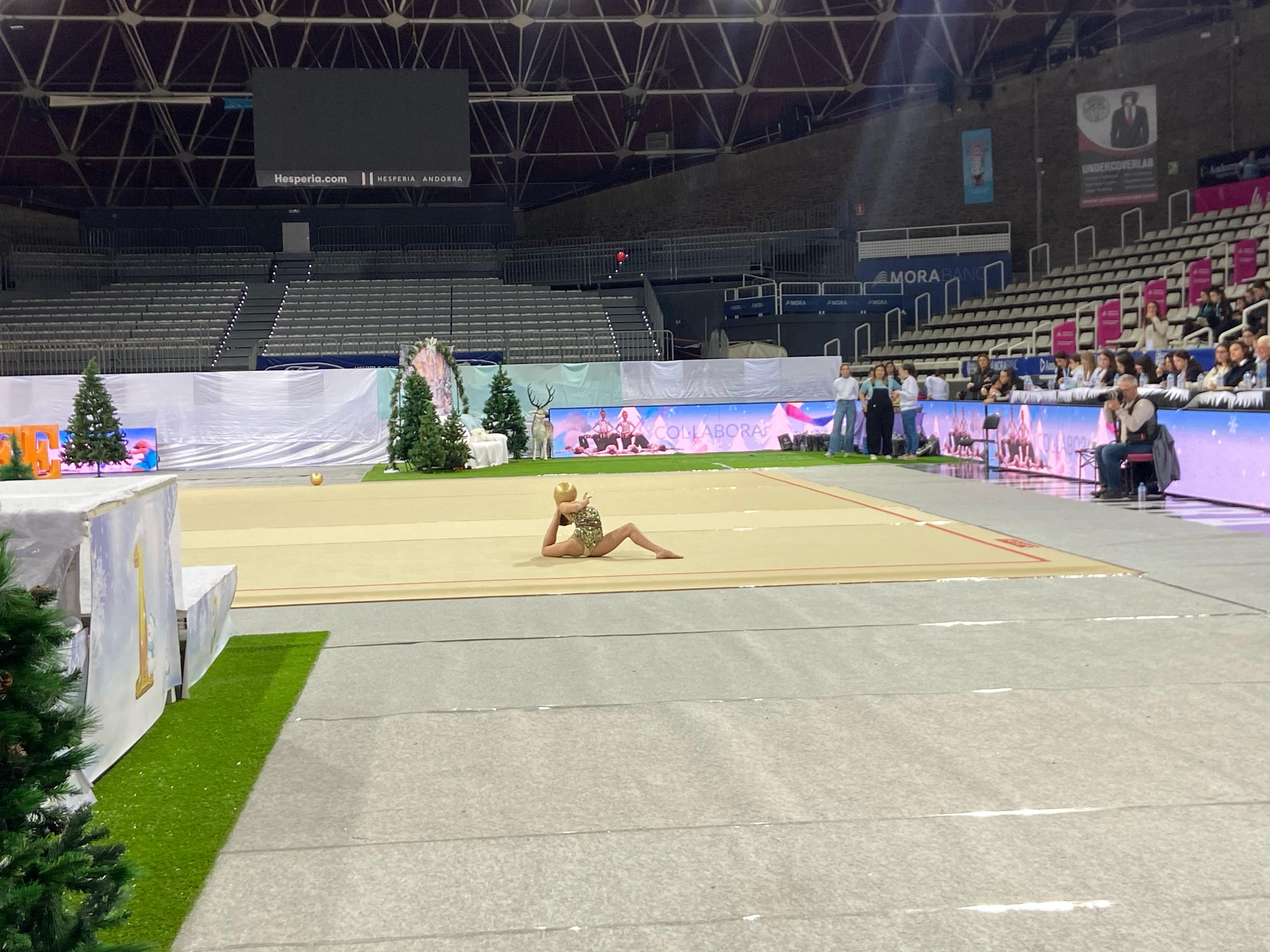 Una participant de la categoria infantil, a l'inici de la seva participació Una participant de la categoria infantil, a l'inici de la seva participació