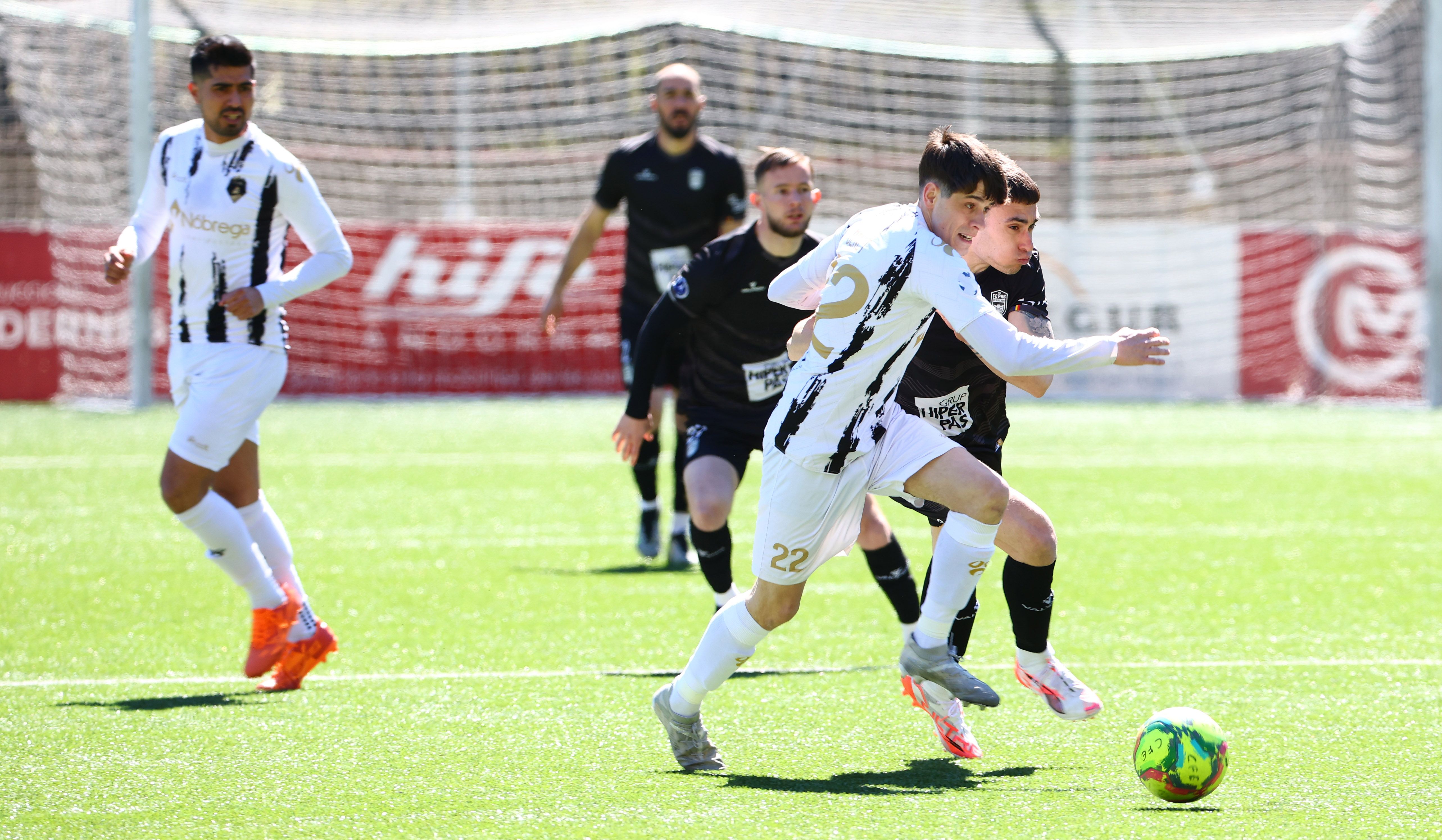 El Pas de la Casa ha aconseguit una victòria agònica per trencar amb la mala ratxa. El Pas de la Casa ha aconseguit una victòria agònica per trencar amb la mala ratxa.