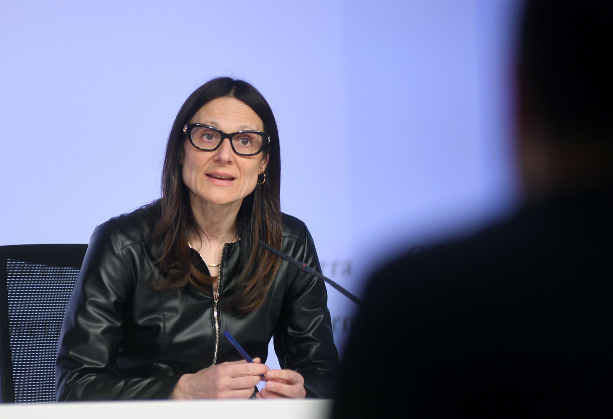 Ester Molné, ministra de Justícia i Interior. Ester Molné, ministra de Justícia i Interior.