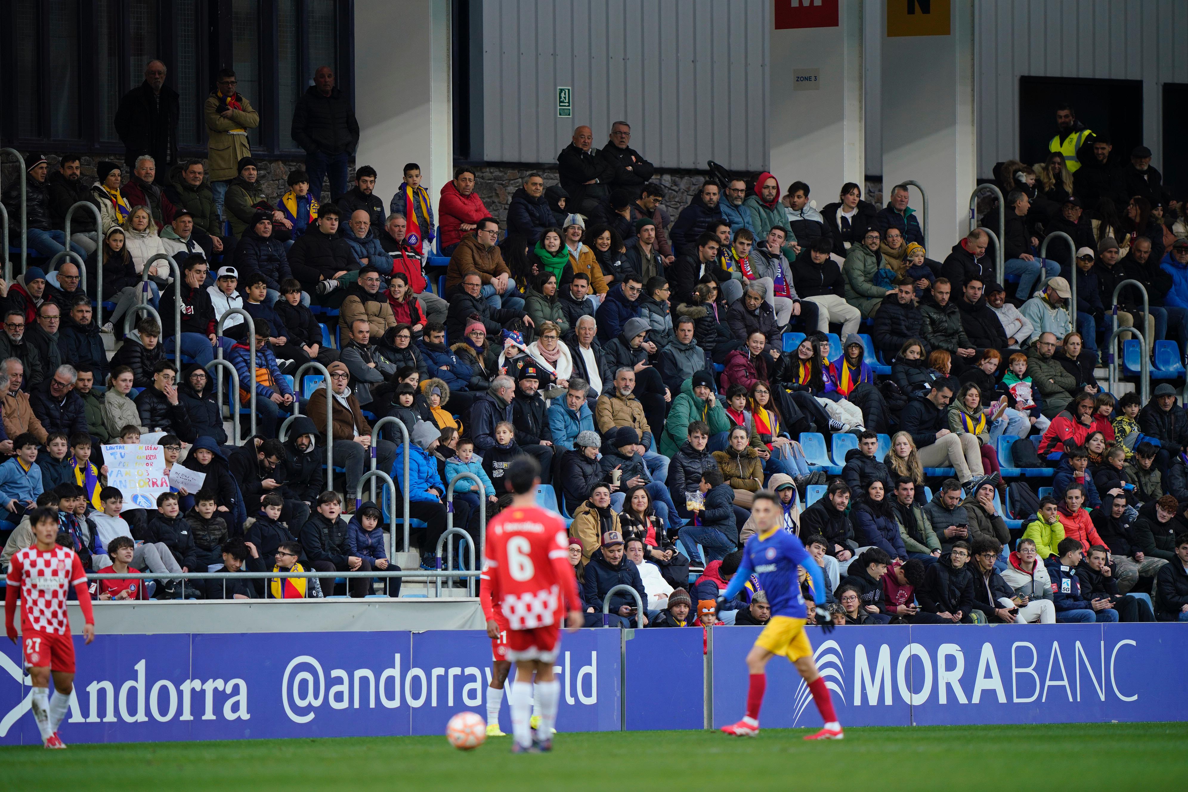 Gairebé 1.000 persones han pogut gaudir gratuïtament de la semifinal entre Andorra i Girona. Gairebé 1.000 persones han pogut gaudir gratuïtament de la semifinal entre Andorra i Girona.