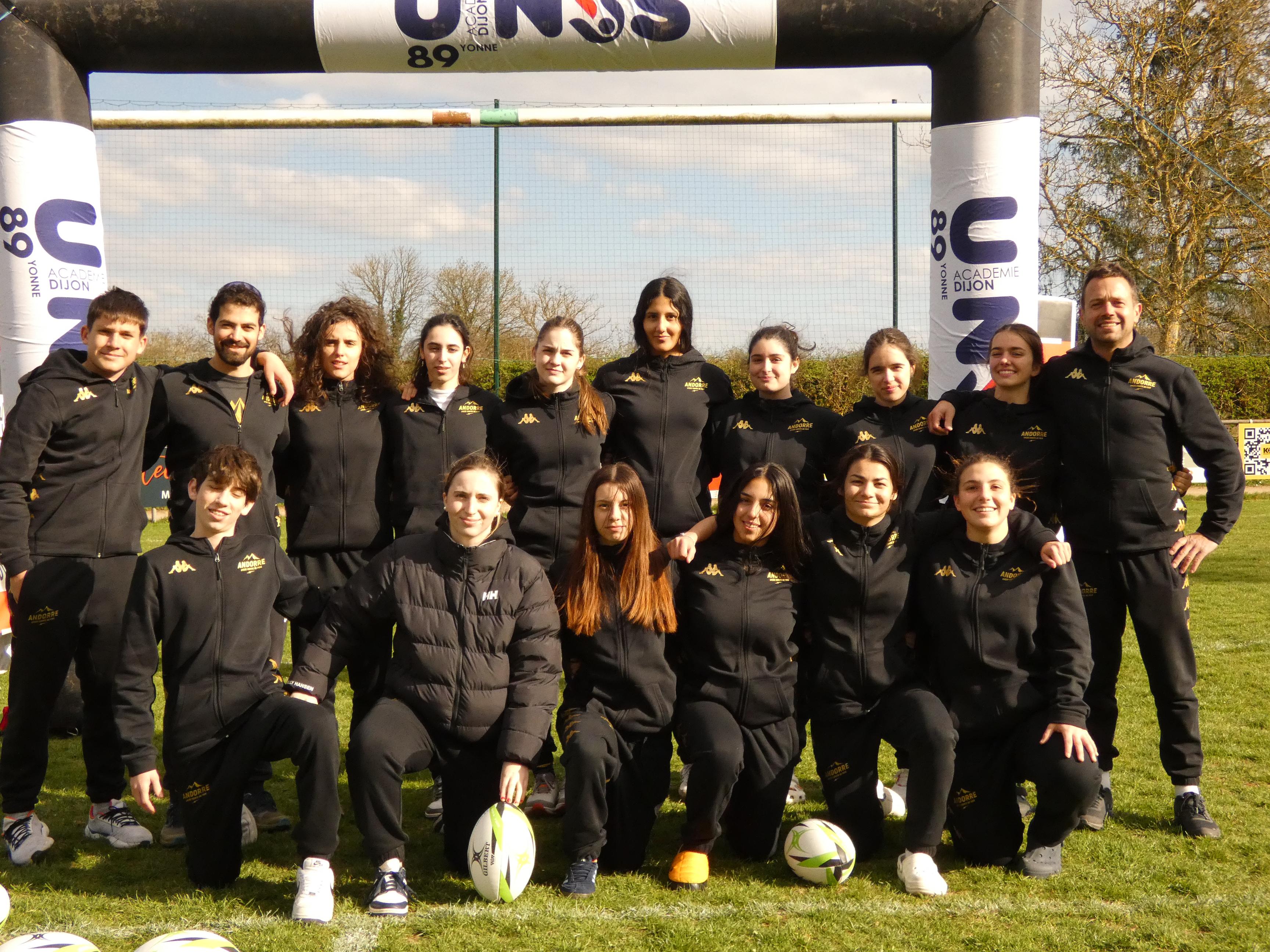 Foto d'equip del Lycée andorrà, en un dels desplaçaments d'aquesta temporada. 