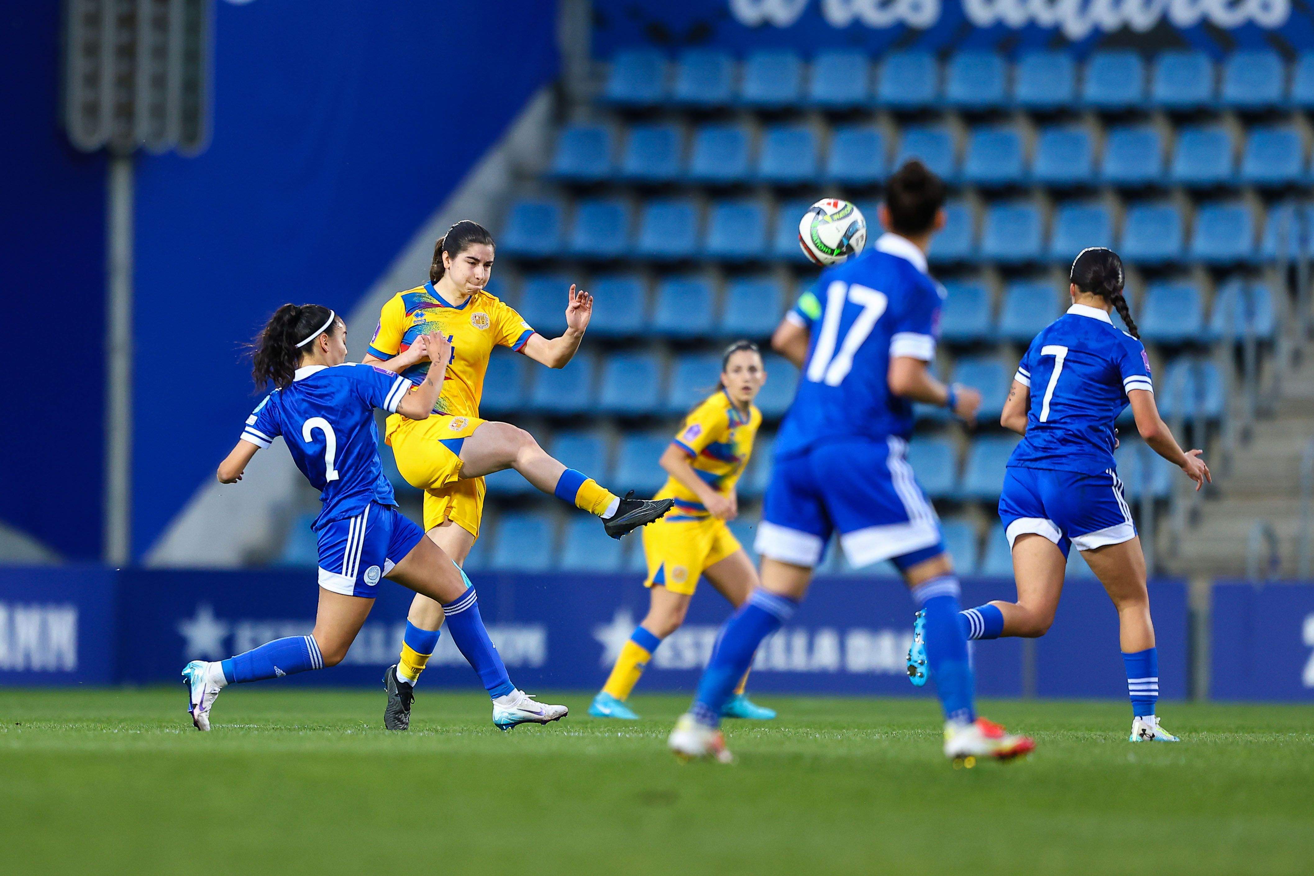 Aitana Colobrans, en una acció d'un duel recent a l'Estadi Nacional.
