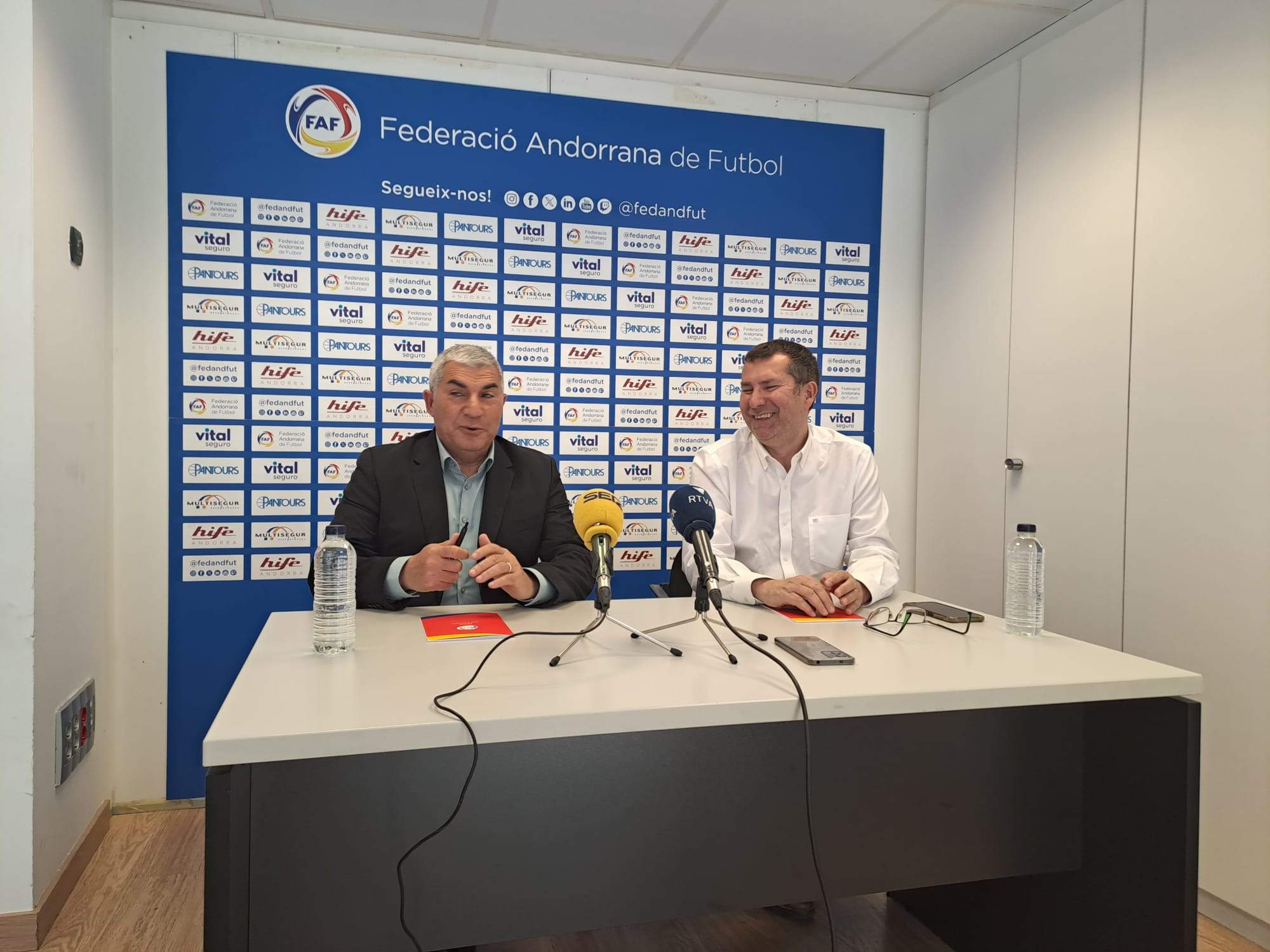 Félix Álvarez i David Rodrigo, durant una roda de premsa. La portaveu del Sindicat, Rebeca Bonache.