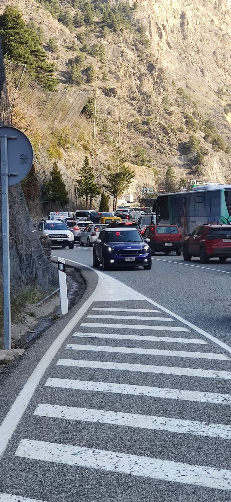 Alteració del trànsit al tram que va de La Cantina dels Racons al cementiri. Alteració del trànsit al tram que va de La Cantina dels Racons al cementiri.