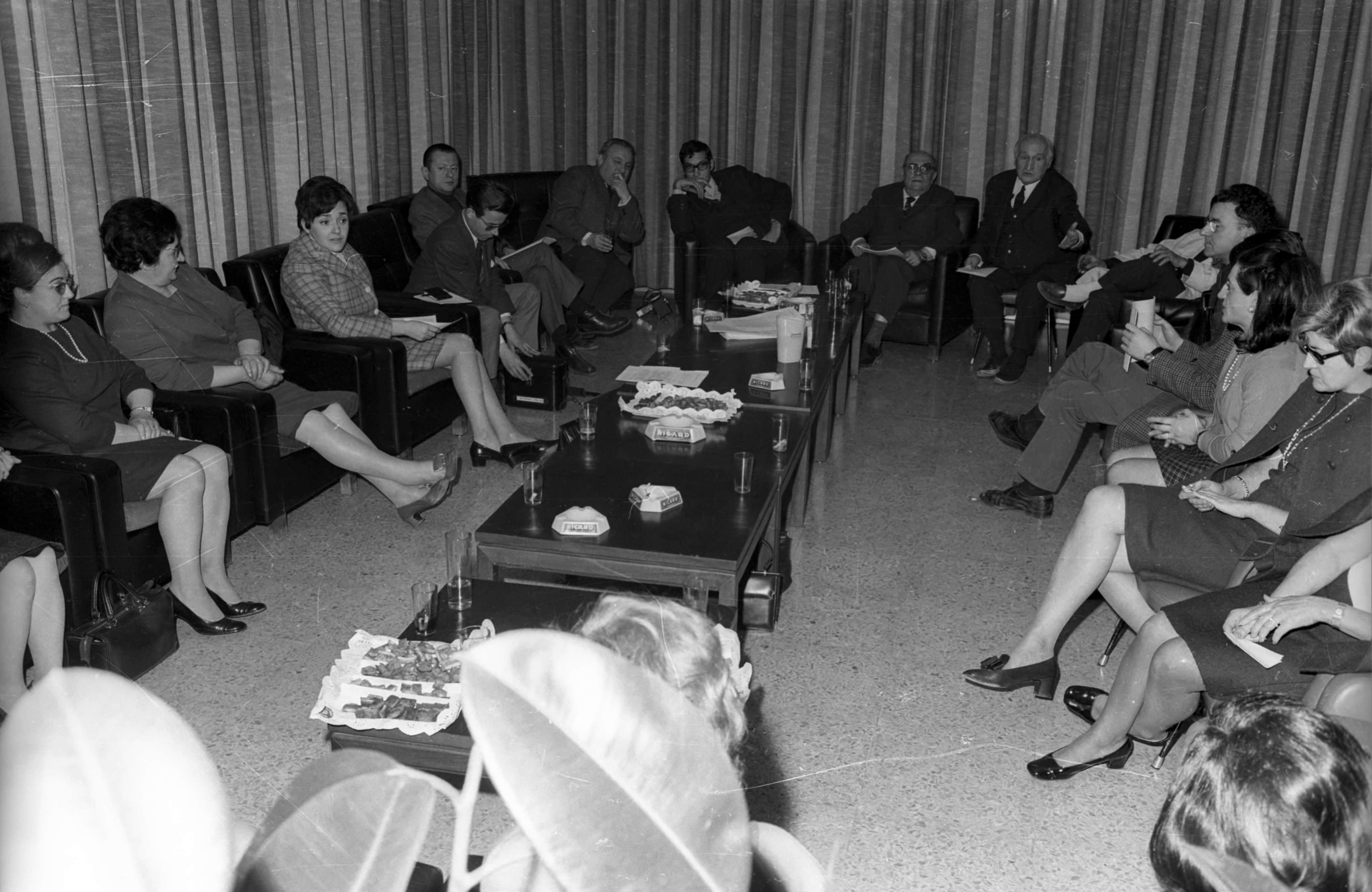 Una reunió pel sufragi femení.