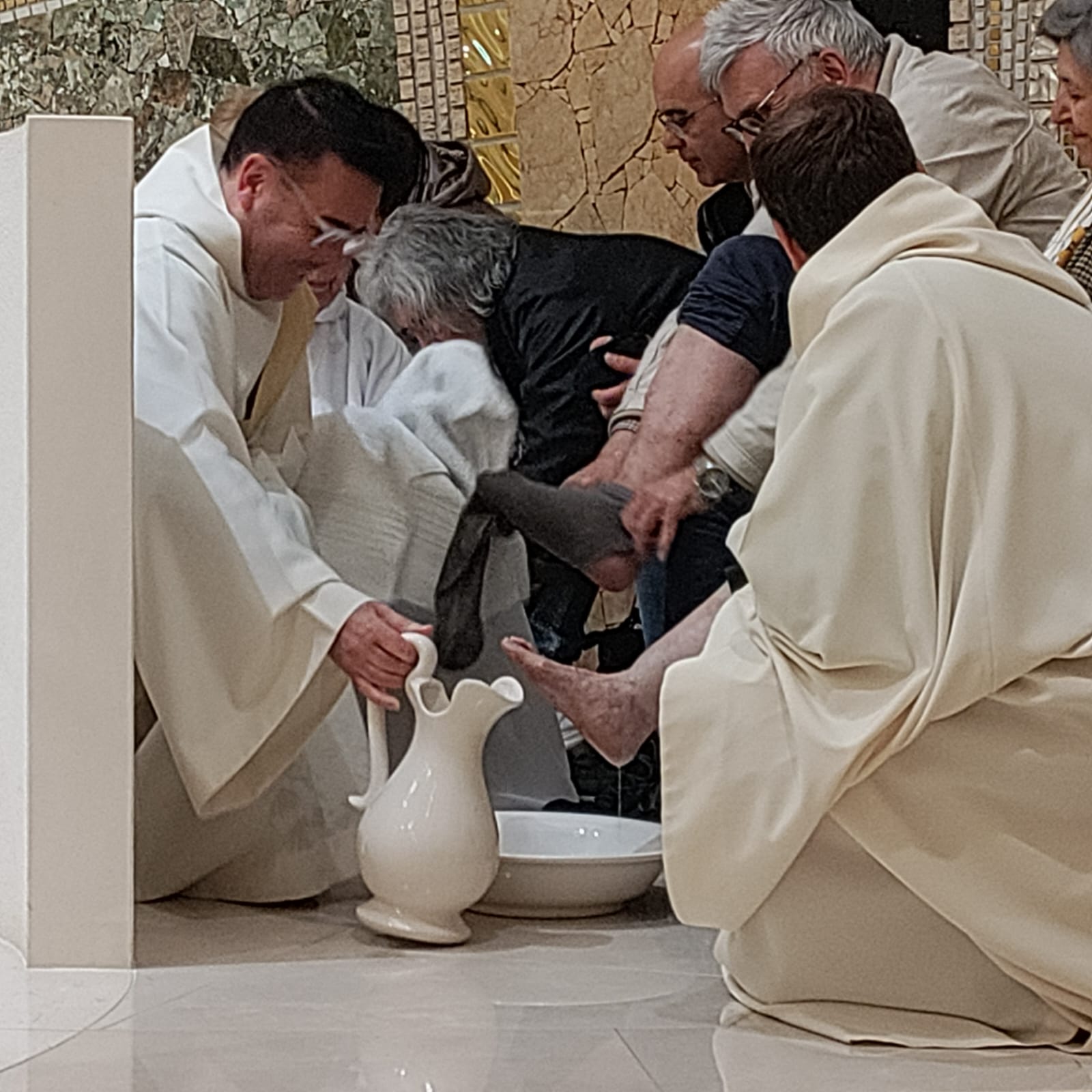 Chisvert, durant el tradicional lavatori de peus.