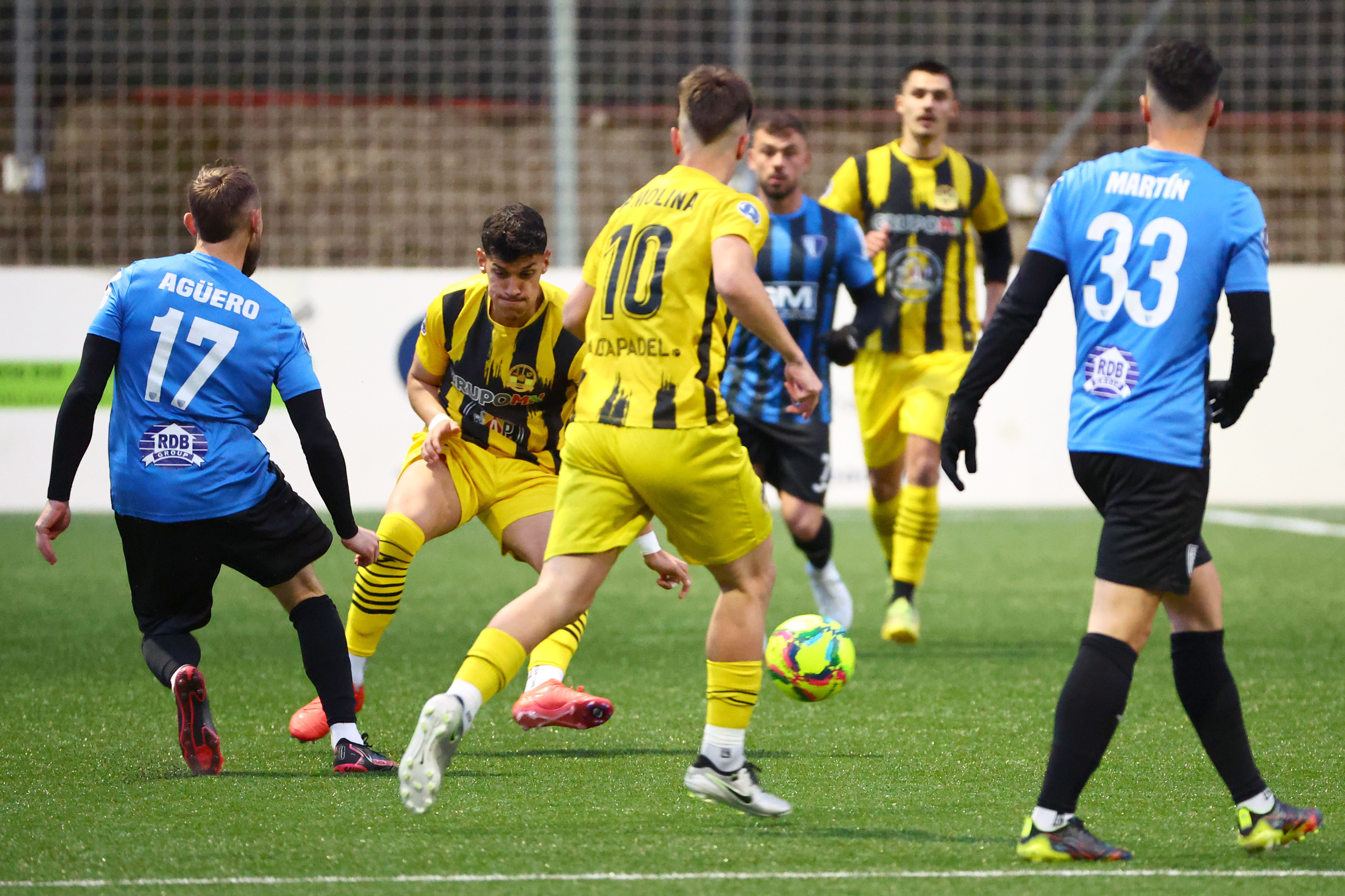 Duel molt ajustat entre la UE Santa Coloma i l'Inter Escaldes. Duel molt ajustat entre la UE Santa Coloma i l'Inter Escaldes.