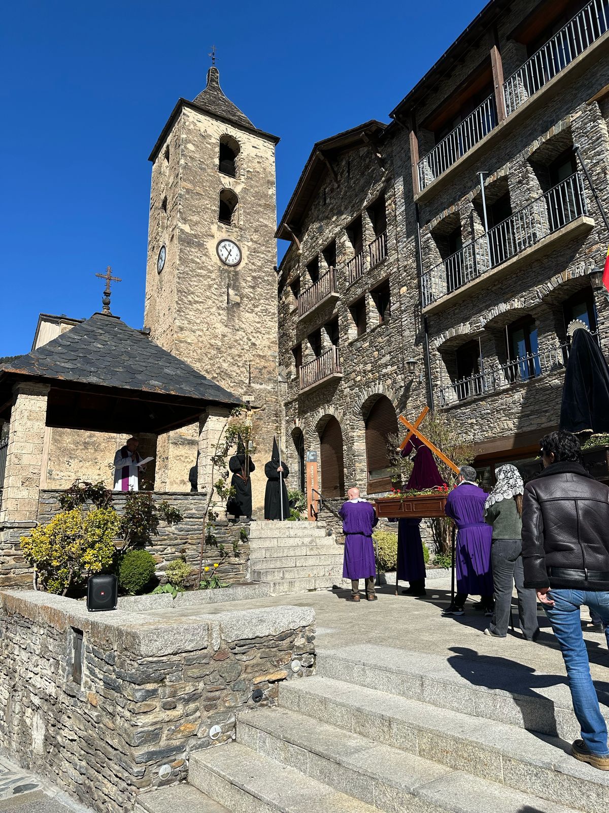 Processó i viacrucis a Ordino. Processó i viacrucis a Ordino.