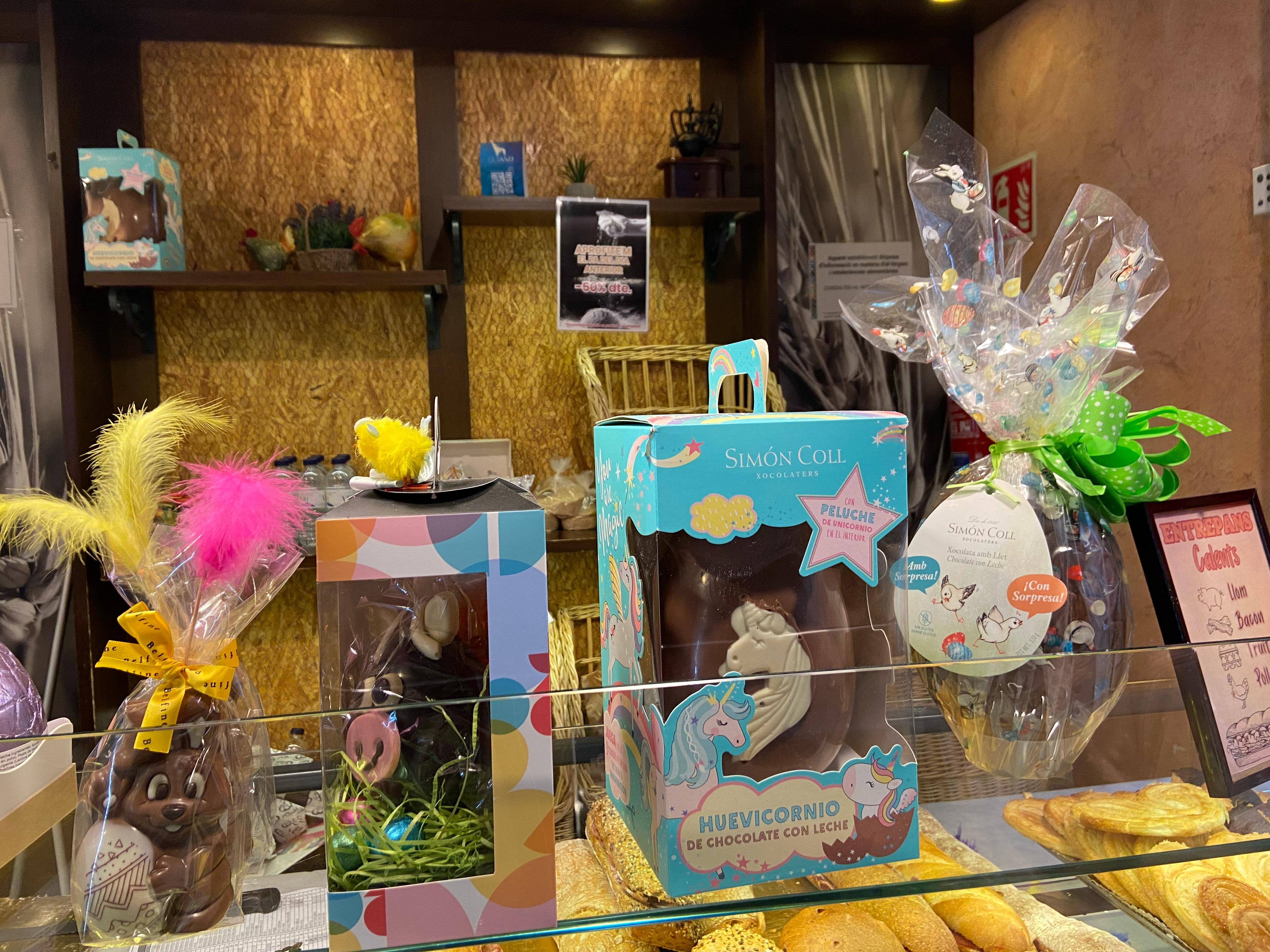 Simón Coll proveeix de xocolata a l'Artipa. Simón Coll proveeix de xocolata a l'Artipa.