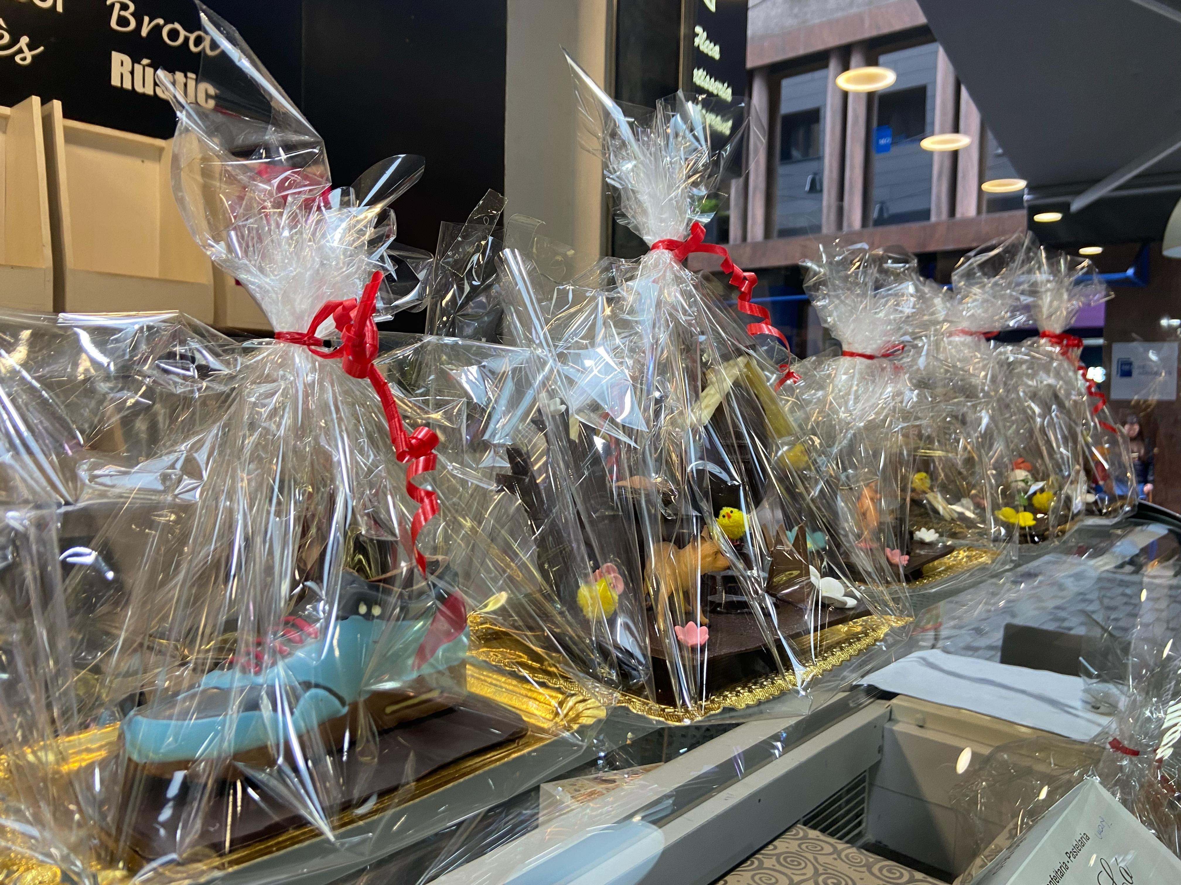 Les mones del Paladium, ja embolicades, com aquesta sabata. Les mones del Paladium, ja embolicades, com aquesta sabata.