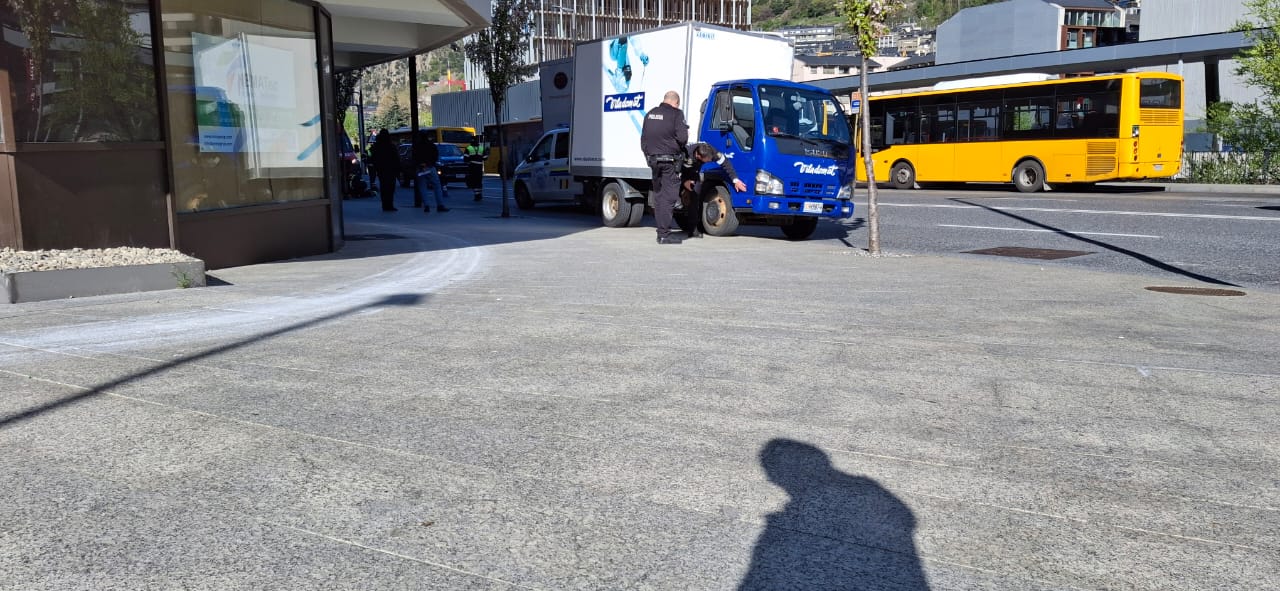 El camió implicat en la topada.