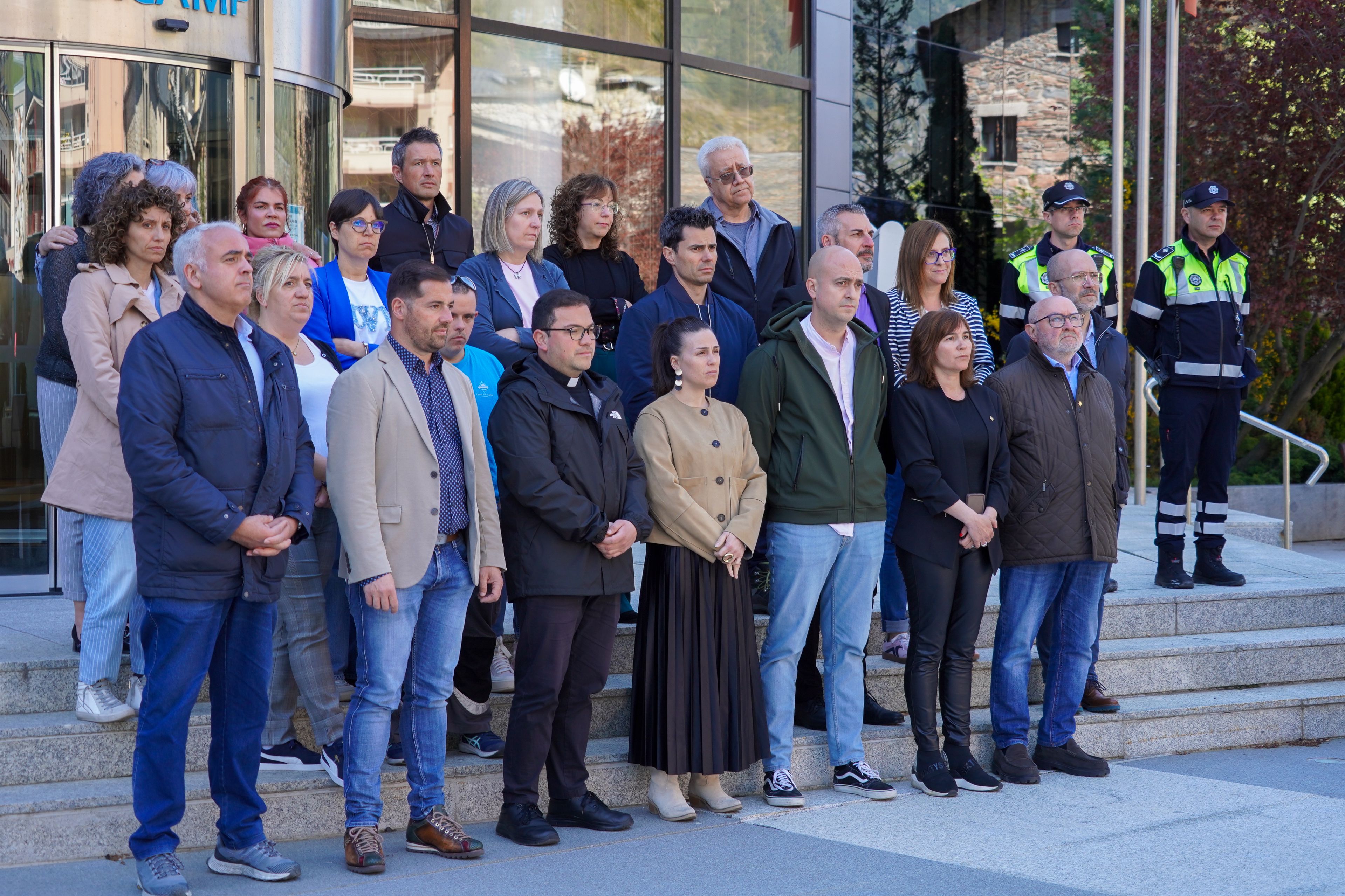 Encamp s’afegeix al minut de silenci en memòria del Papa Francesc. Encamp s’afegeix al minut de silenci en memòria del Papa Francesc.