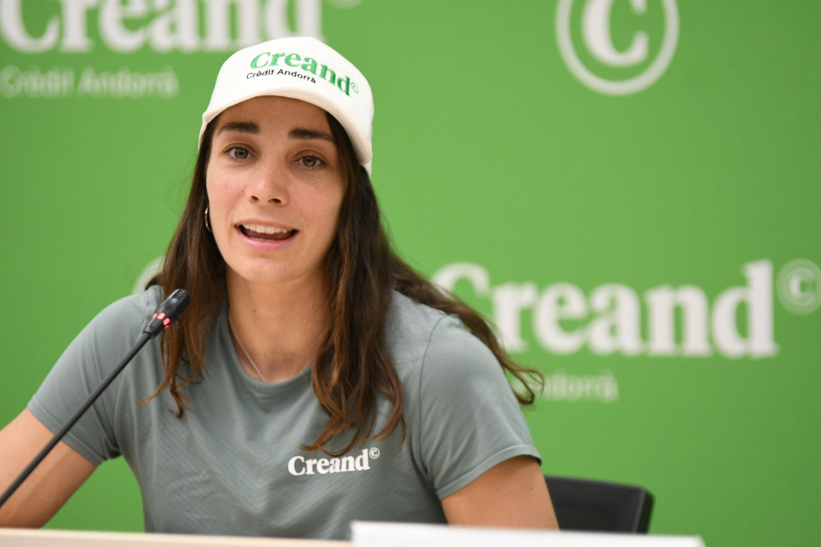 Mònica Doria, durant una intervenció a la sala de premsa de Creand.