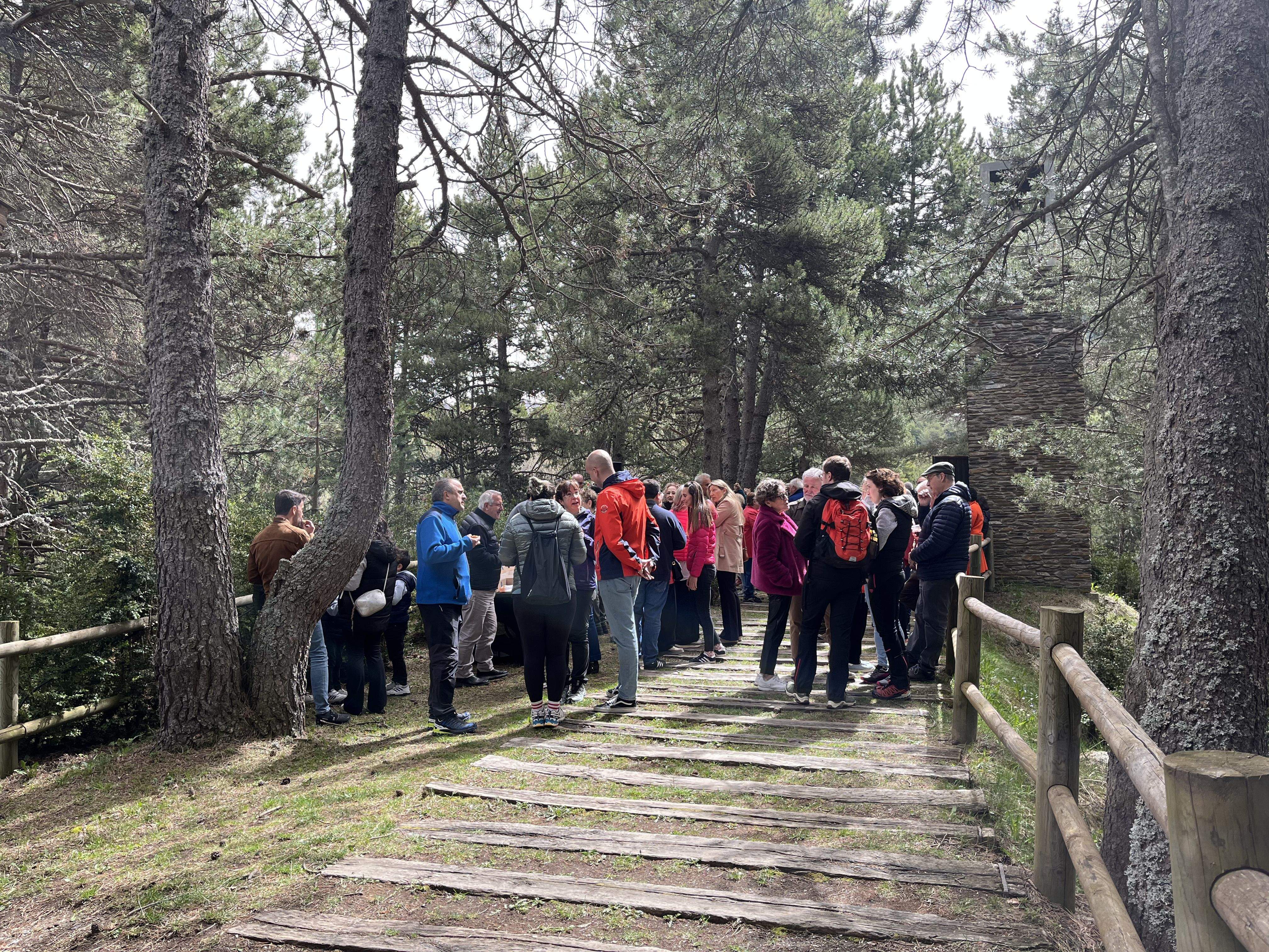 Els encampadans i encampadanes una vegada ha finalitzat la missa. Els encampadans i encampadanes una vegada ha finalitzat la missa.