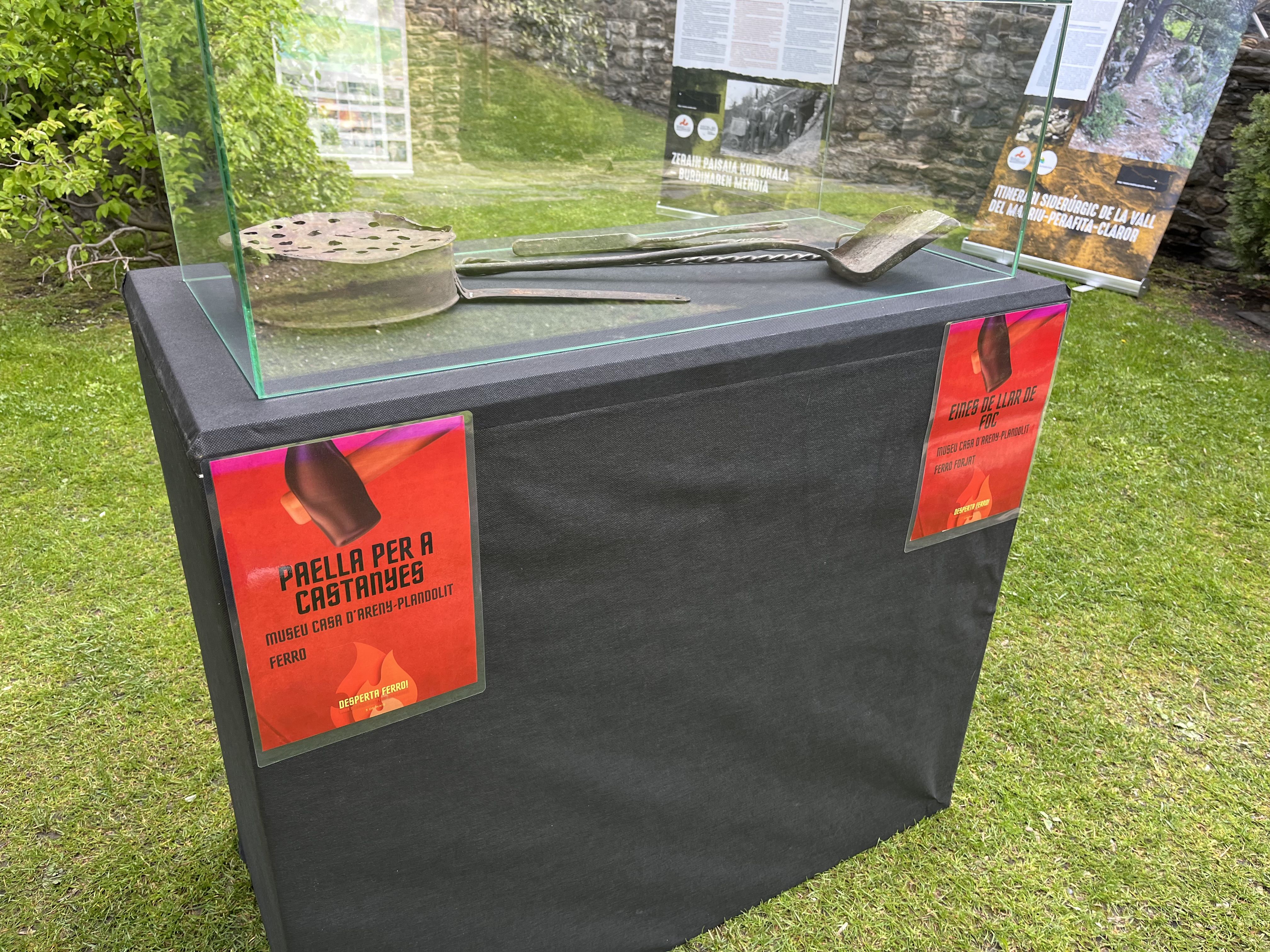 Eines exposades als jardins del Museu Areny-Plandolit. Eines exposades als jardins del Museu Areny-Plandolit.