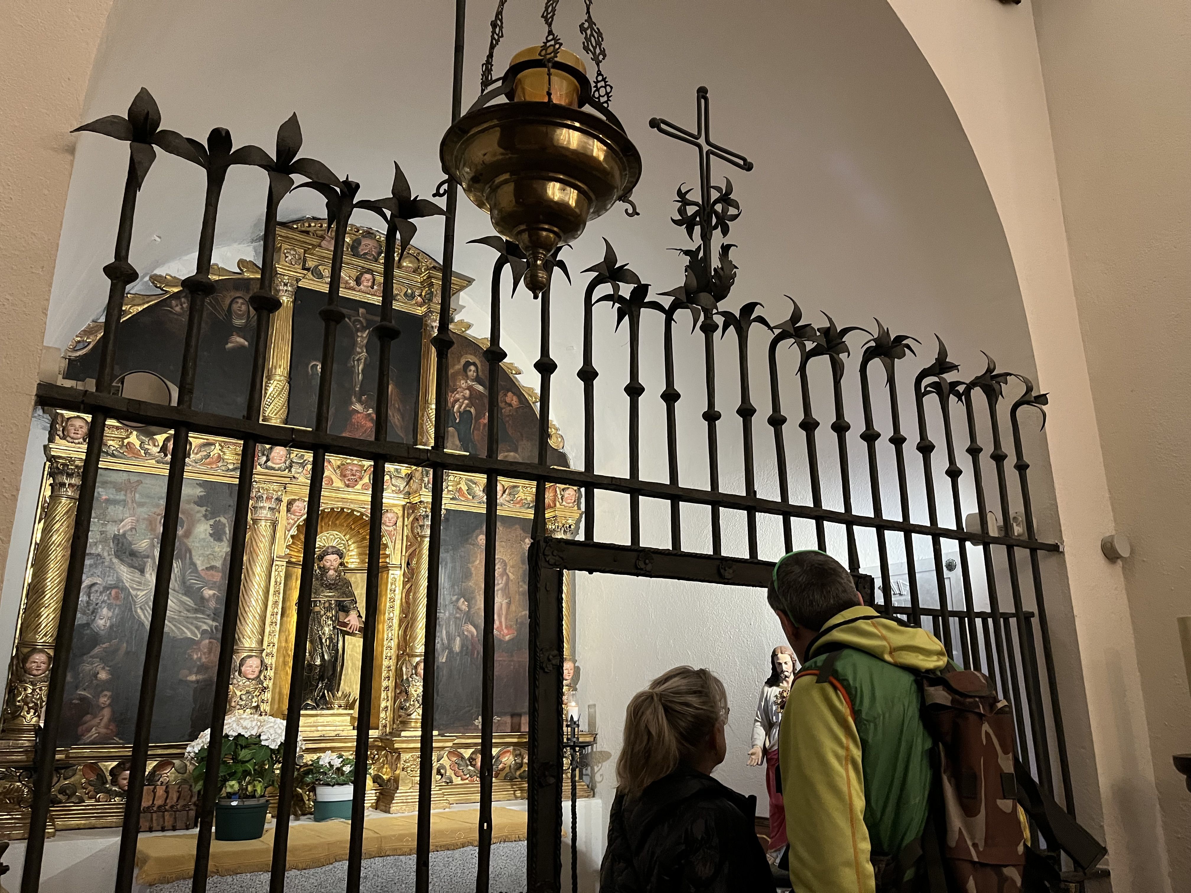 Detalls de la reixa de l'altar dedicat a Sant Guillem de l’església de Sant Corneli i Sant Cebrià. Detalls de la reixa de l'altar dedicat a Sant Guillem de l’església de Sant Corneli i Sant Cebrià.