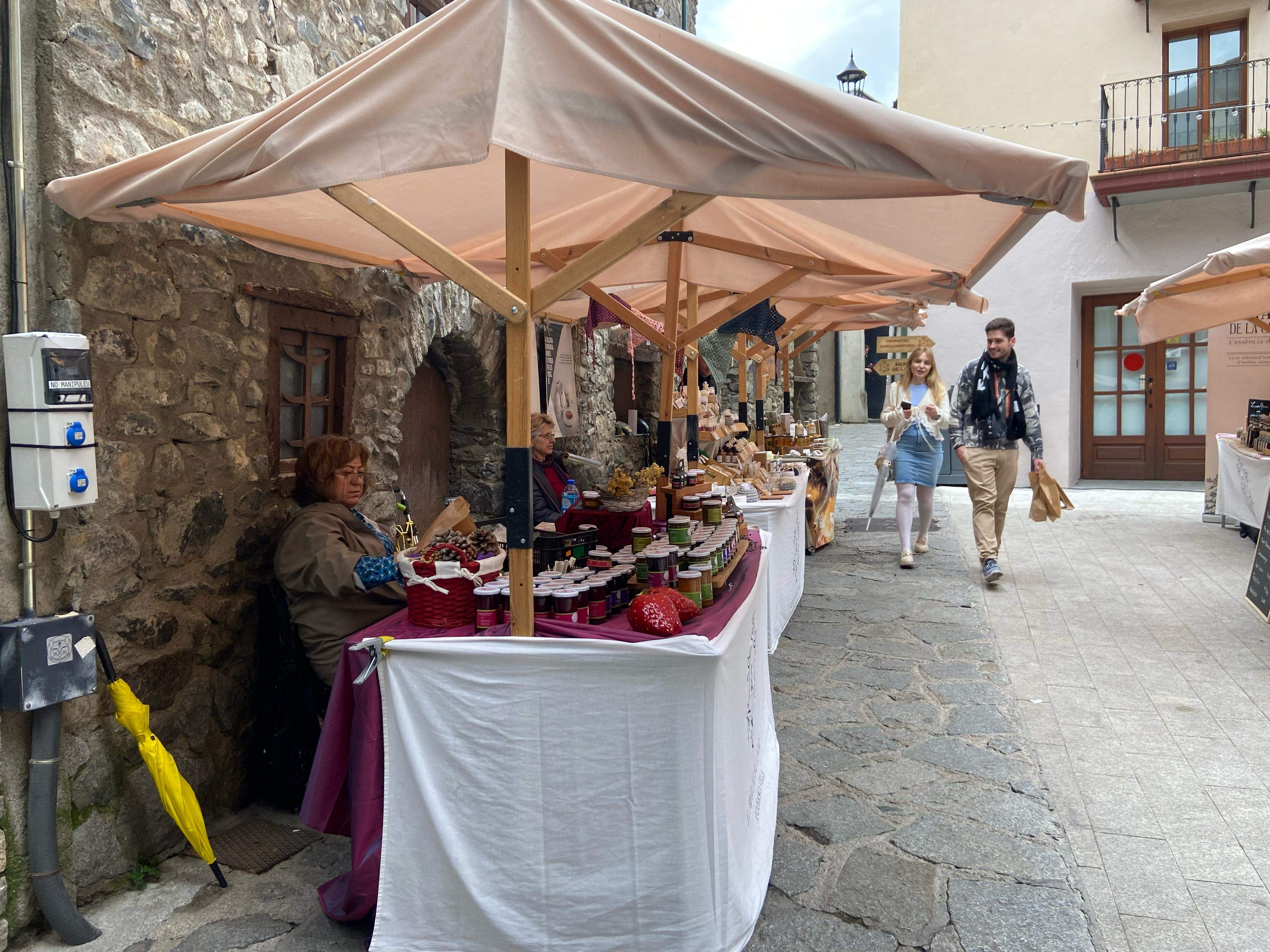 Pots de mel i confitura dels artesans. Pots de mel i confitura dels artesans.
