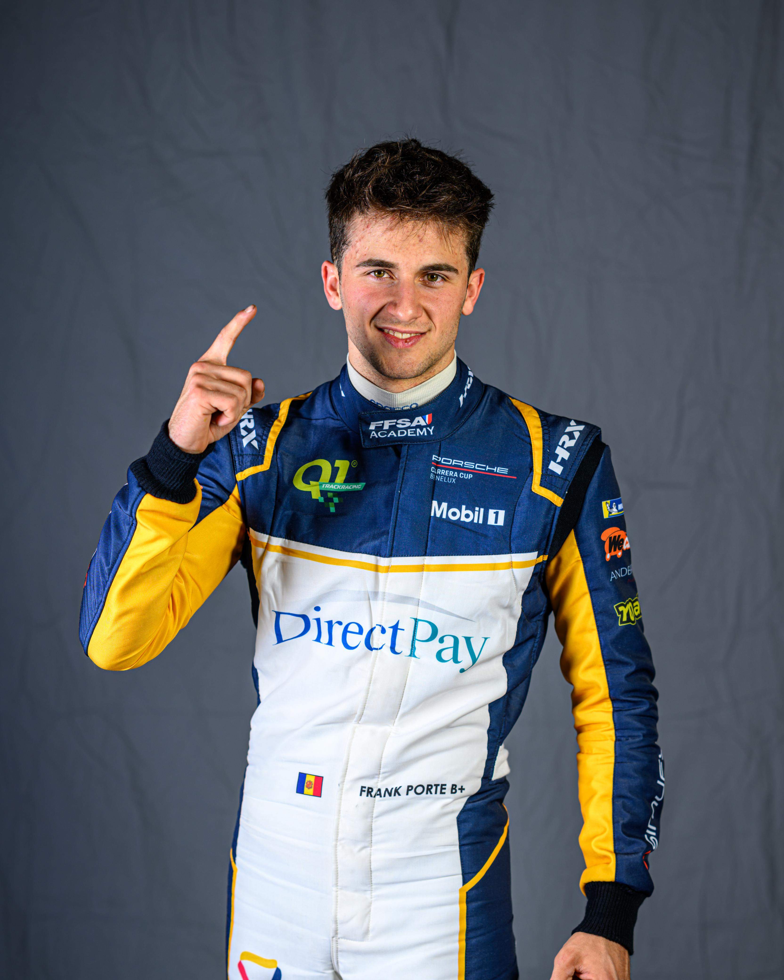 Porté, amb el seu nou 'mono' de competició del Q1 Trackracing.