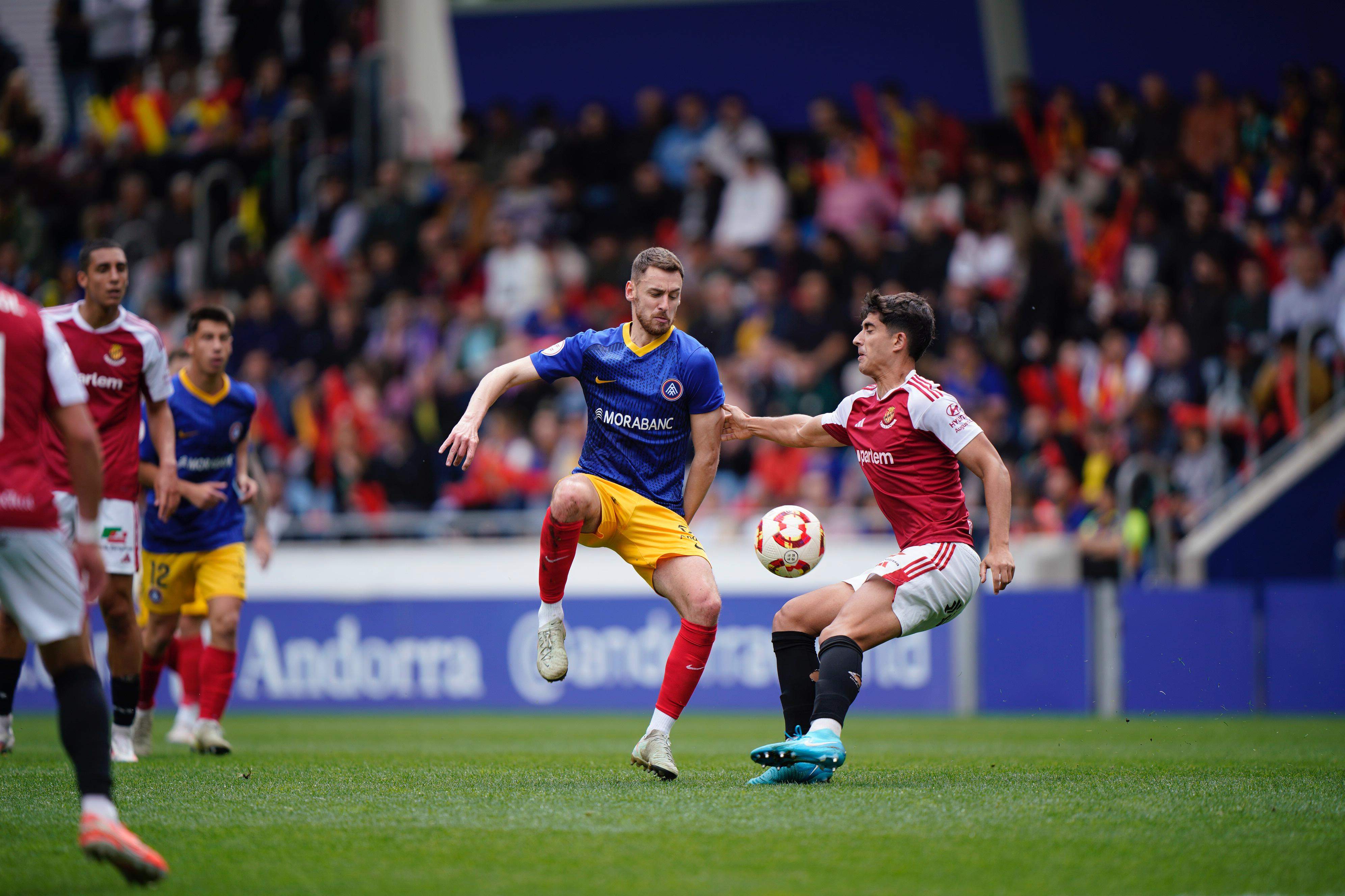 Sergio Molina ha anotat un gol que l'àrbitre no ha validat a la primera part.