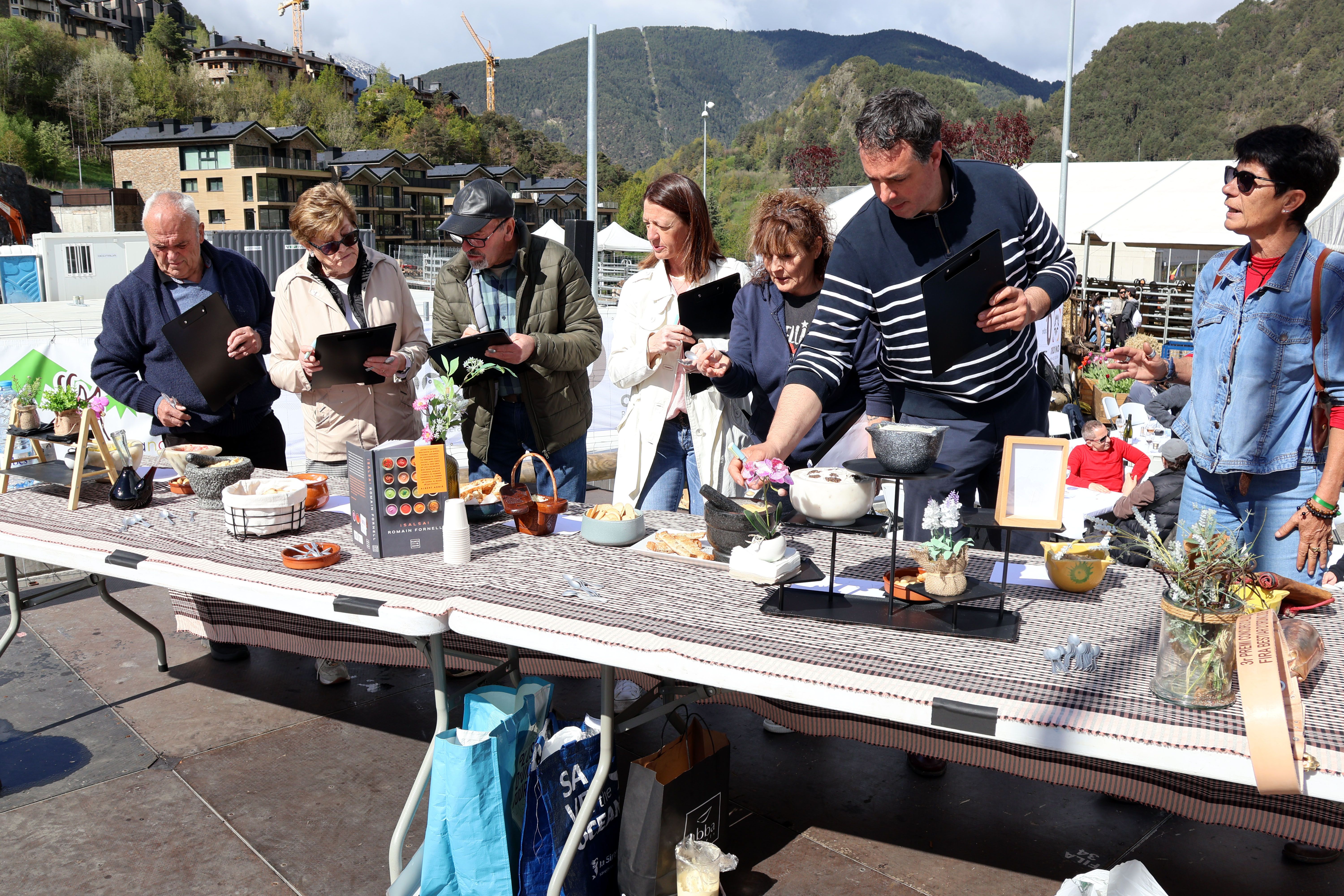 El jurat del concurs d'allioli. El jurat del concurs d'allioli.