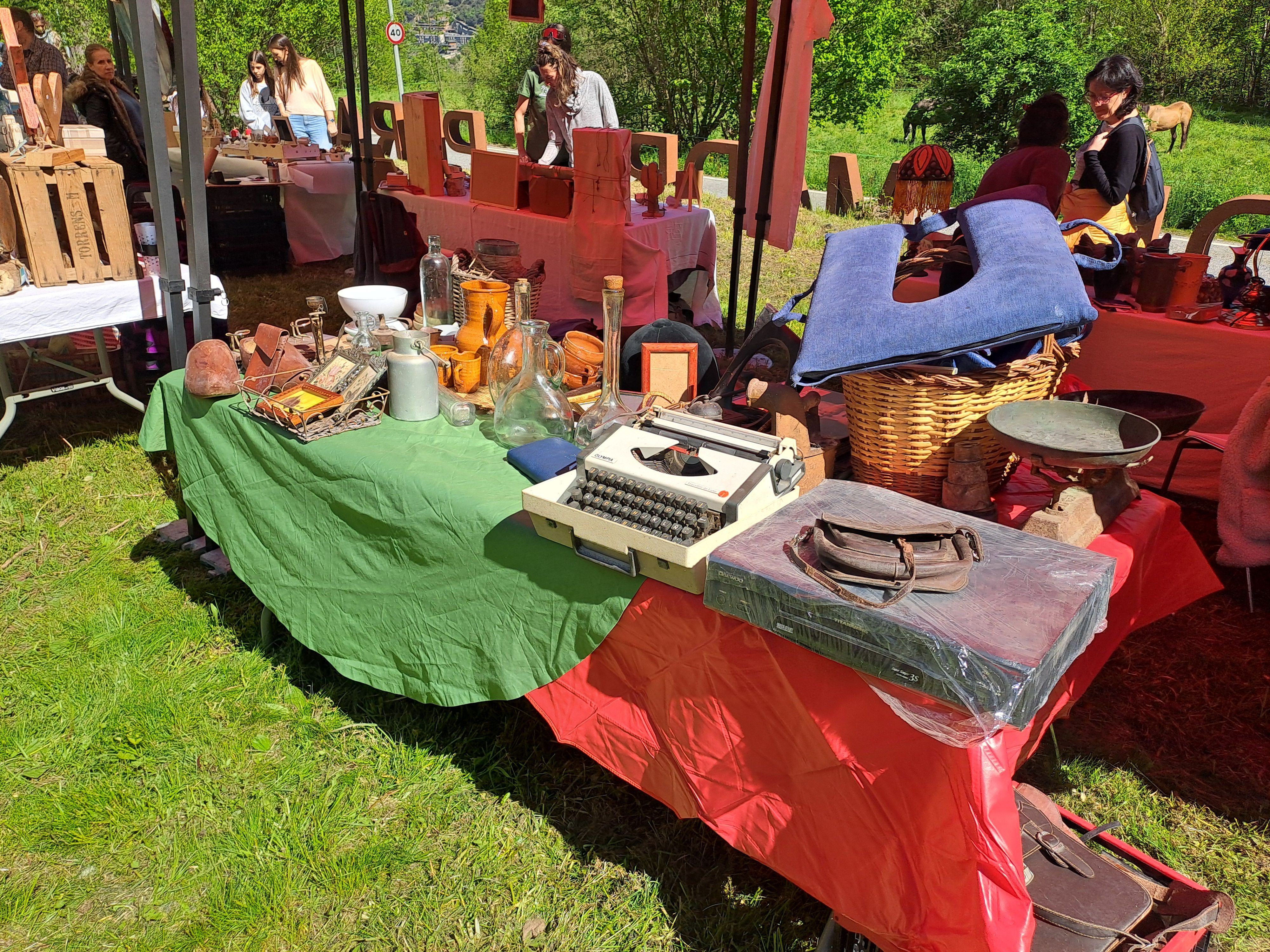 Es podien comprar màquines d'escriure antigues.