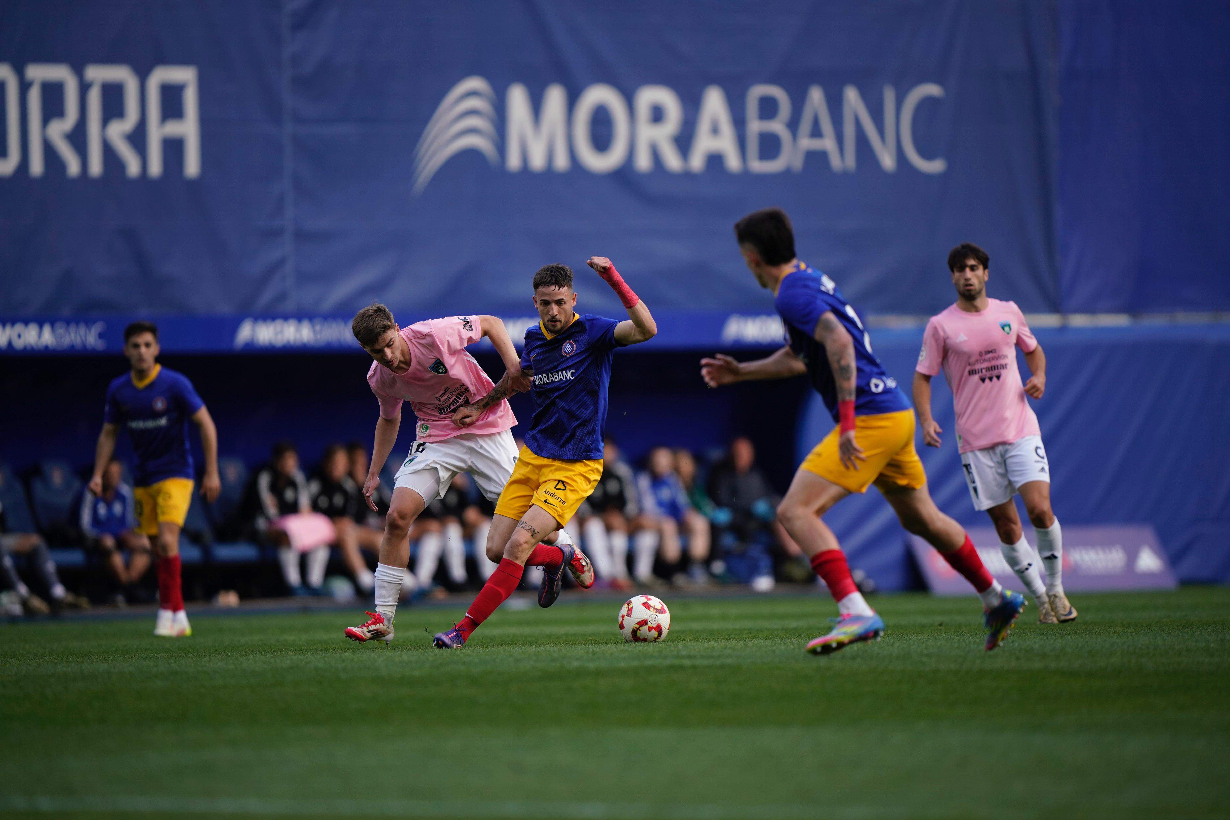 No ha estat el dia dels davanters, que no han pogut anotar.