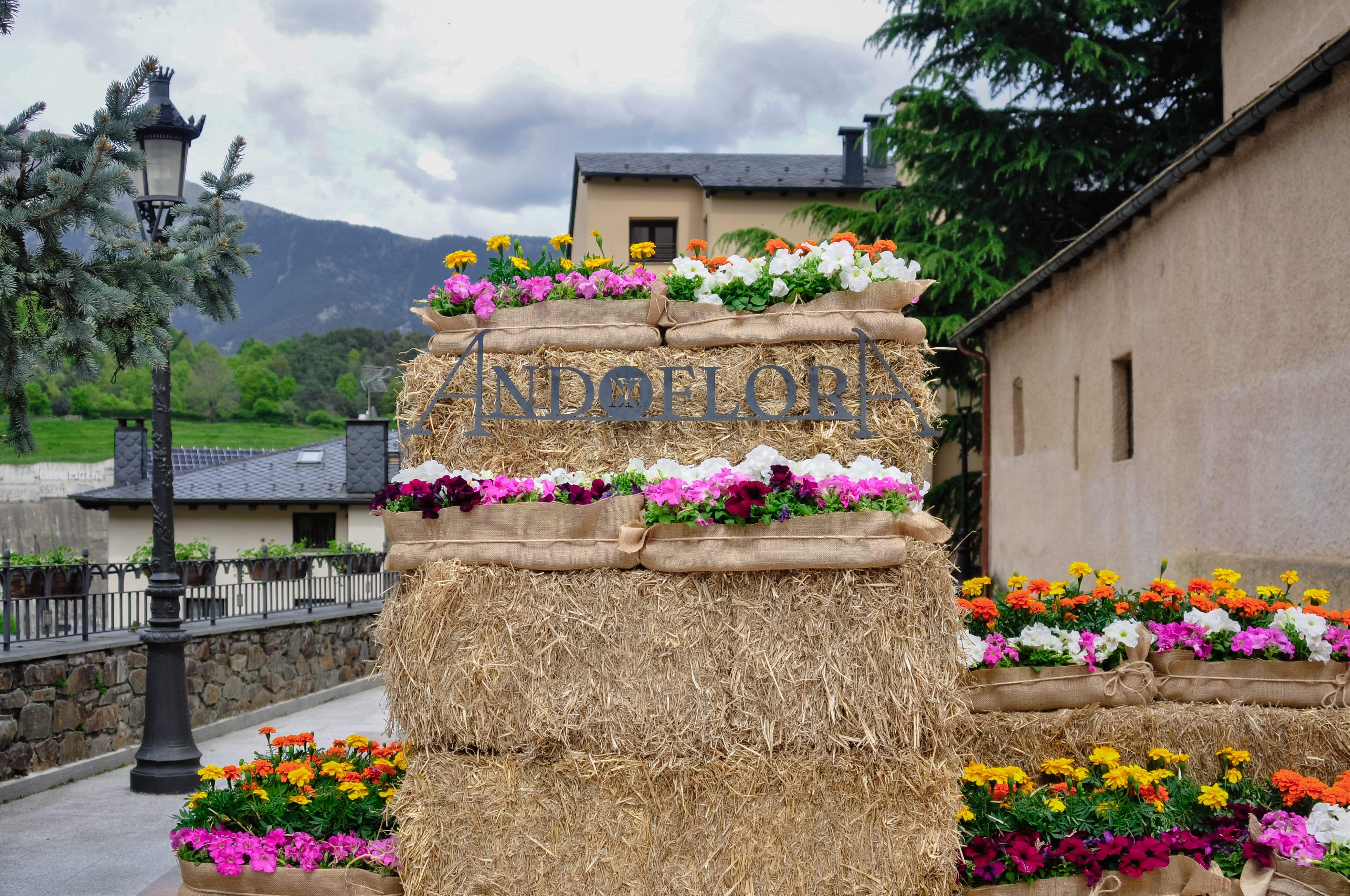 Una de les decoracions instal·lades al poble.