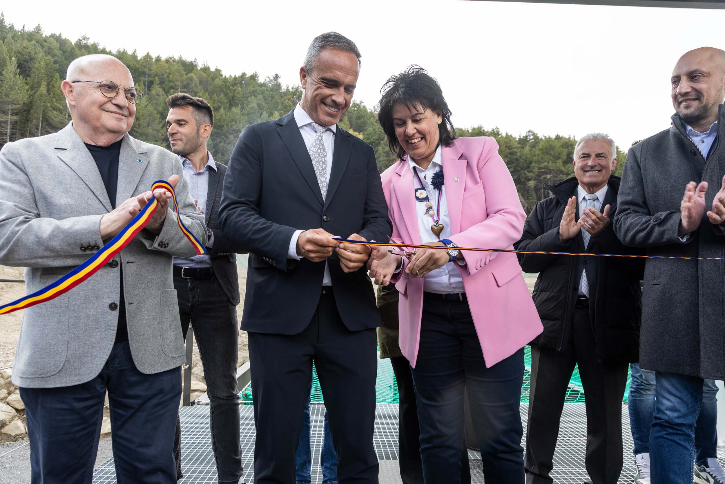 Eva Sansa i Alain Cabanes tallen la cinta inaugural. Eva Sansa i Alain Cabanes tallen la cinta inaugural.