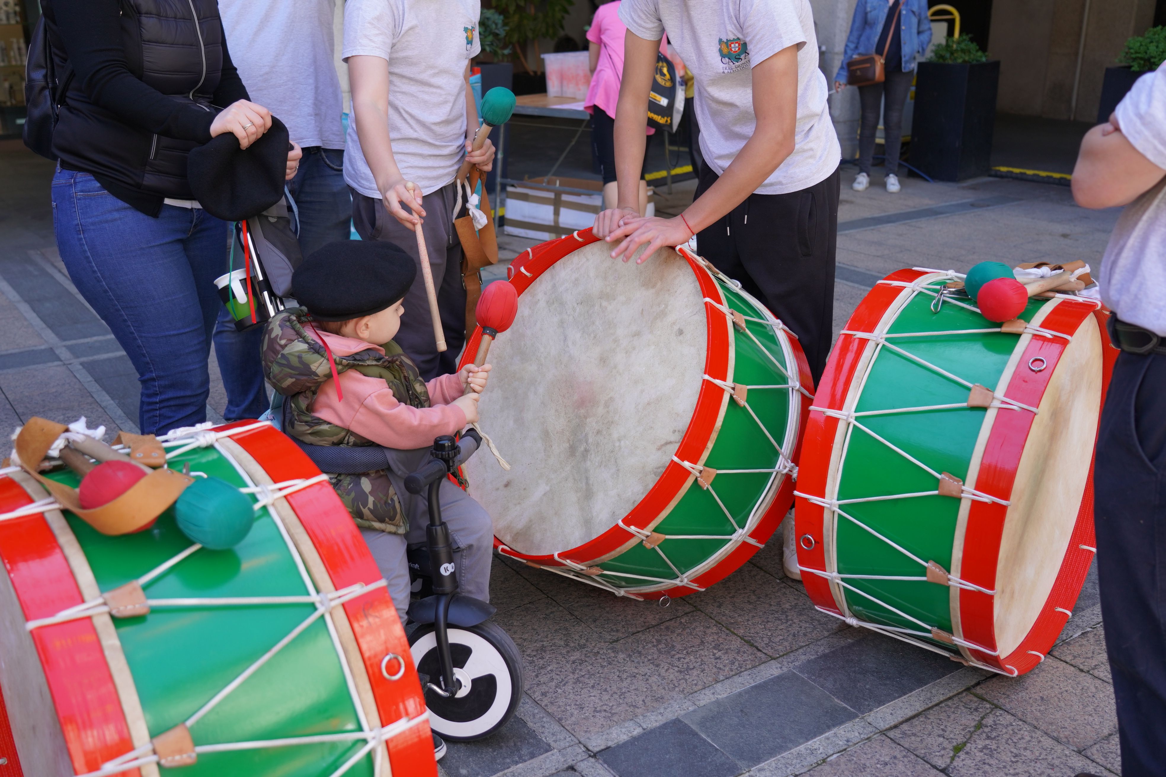 Un petit tamborer, durant la mostra. Un petit tamborer, durant la mostra.