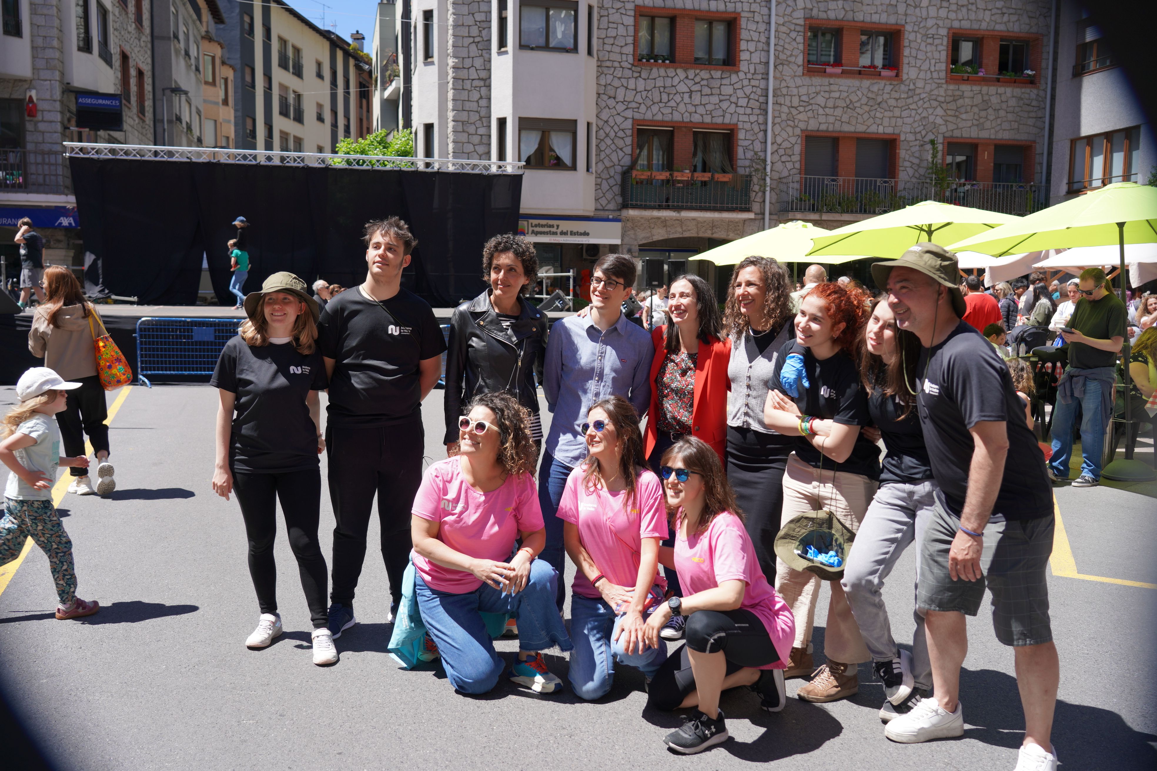 L'equip comunal i els voluntaris. L'equip comunal i els voluntaris.