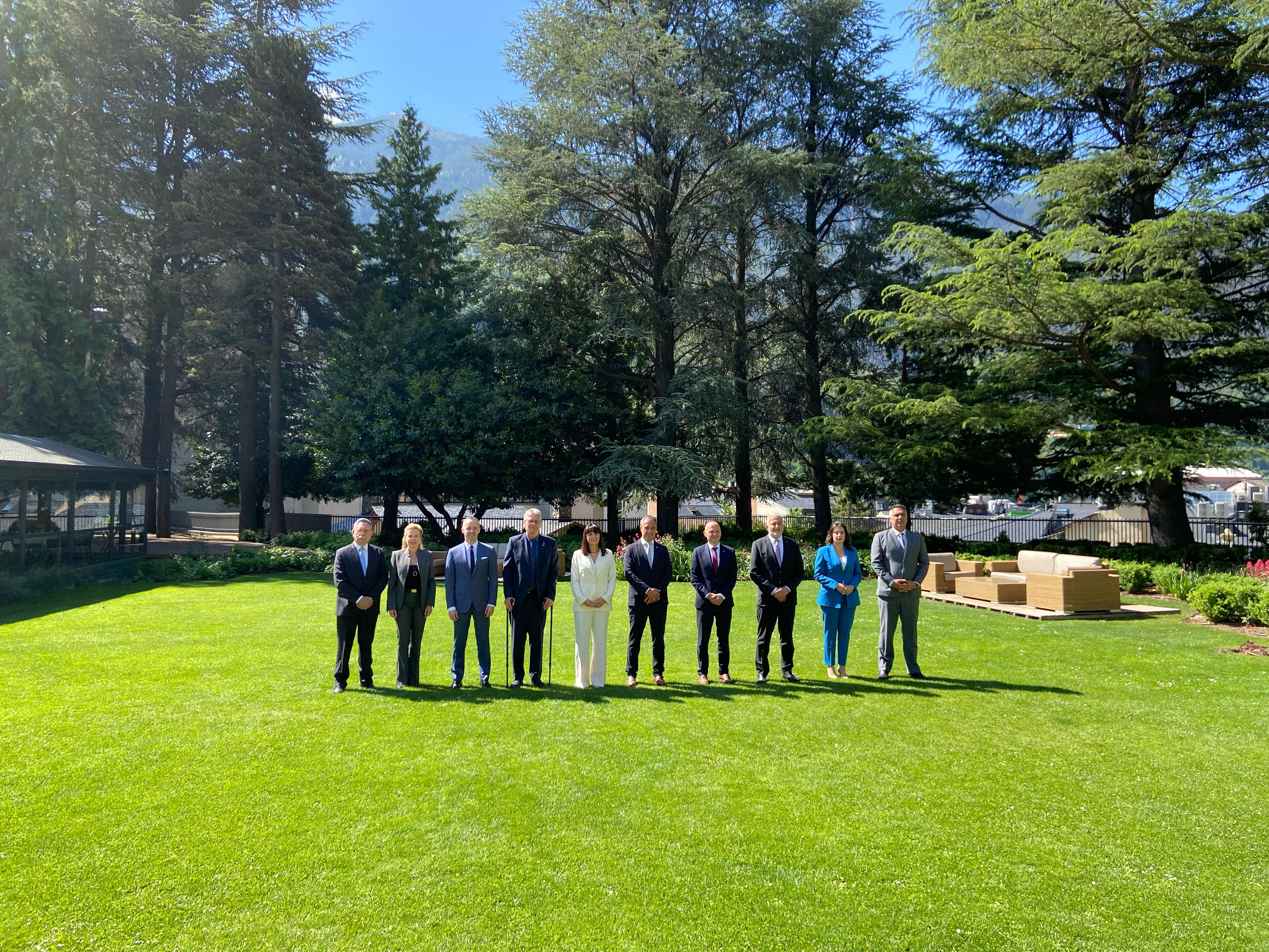 Fotografia oficial dels ministres d'Esports dels països participants als Jocs dels Petits Estats.